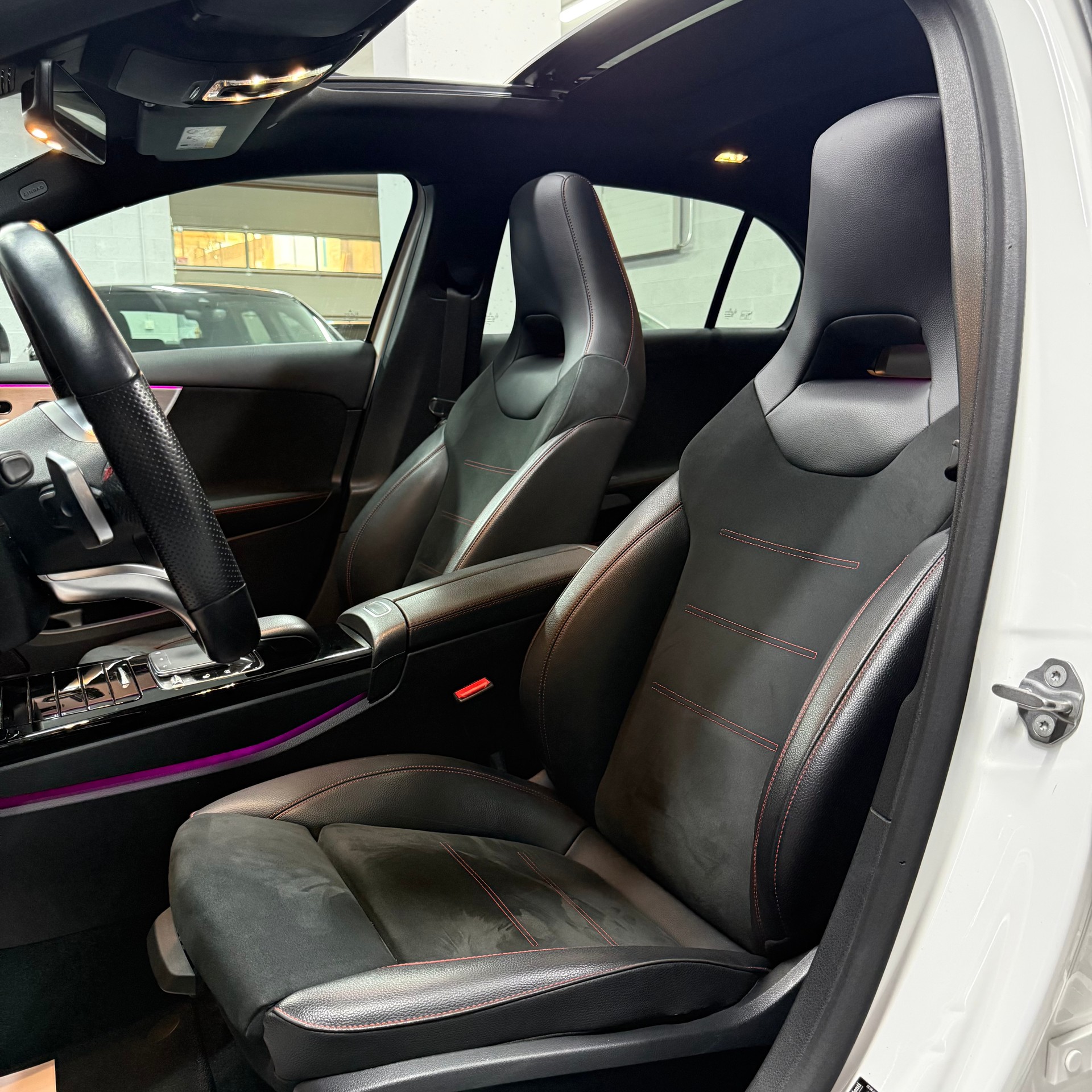 MERCEDES-BENZ A 200 AMG Line 7G-DCT-image-12