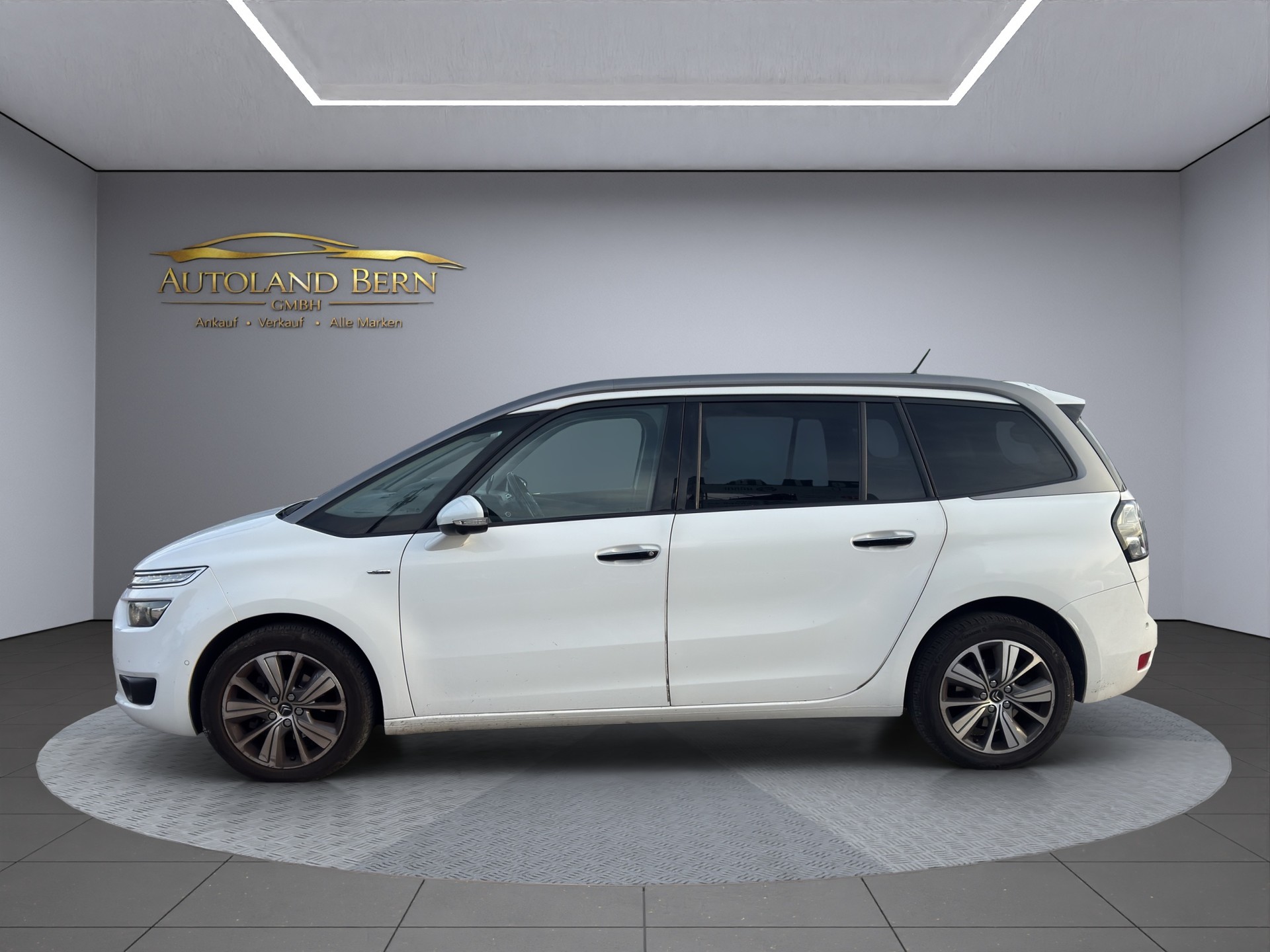 CITROEN Grand C4 Picasso 1.6 BlueHDi Exclusive EAT6-image-3