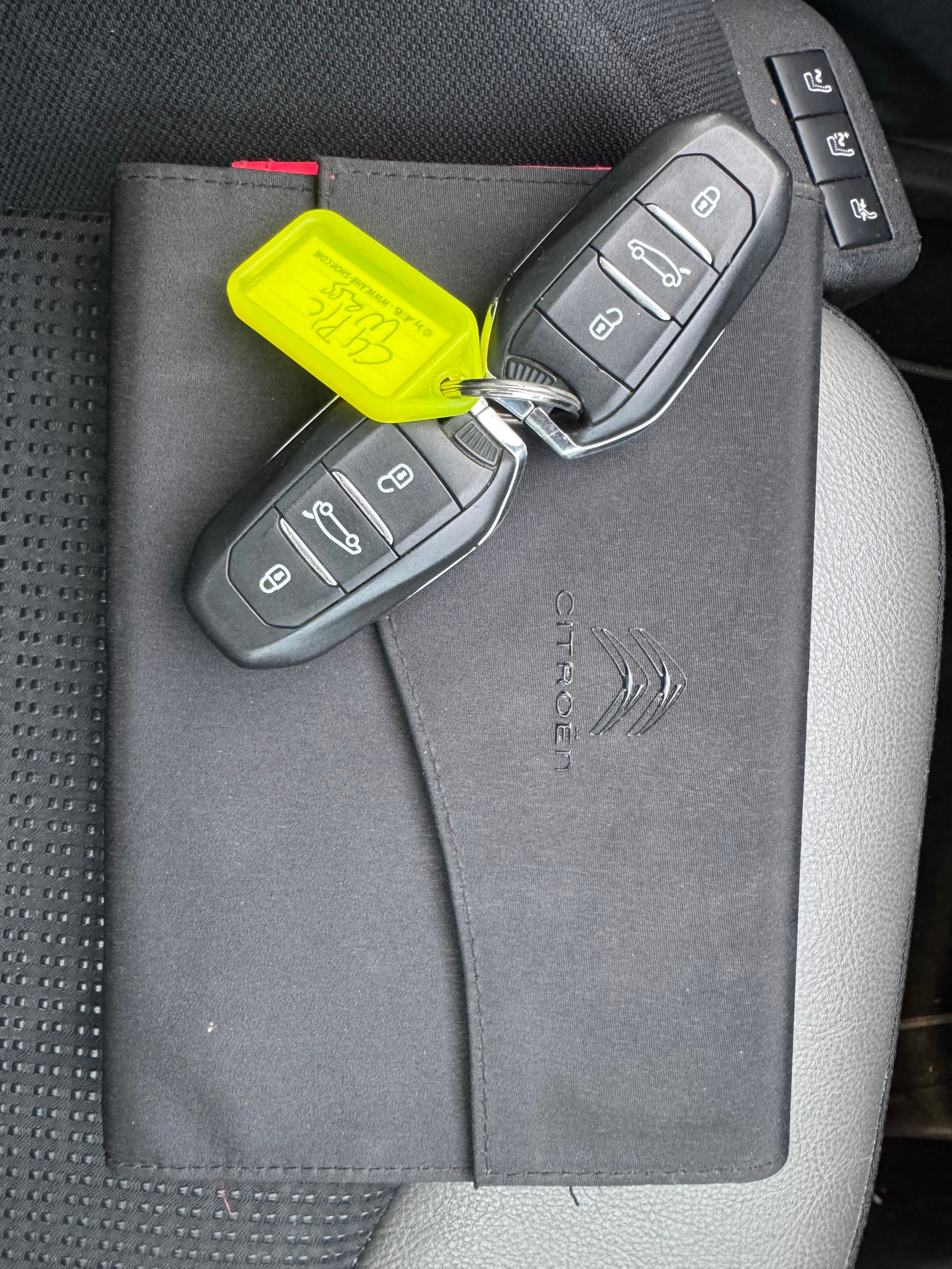 CITROEN Grand C4 Picasso 1.6 BlueHDi Exclusive EAT6-image-19
