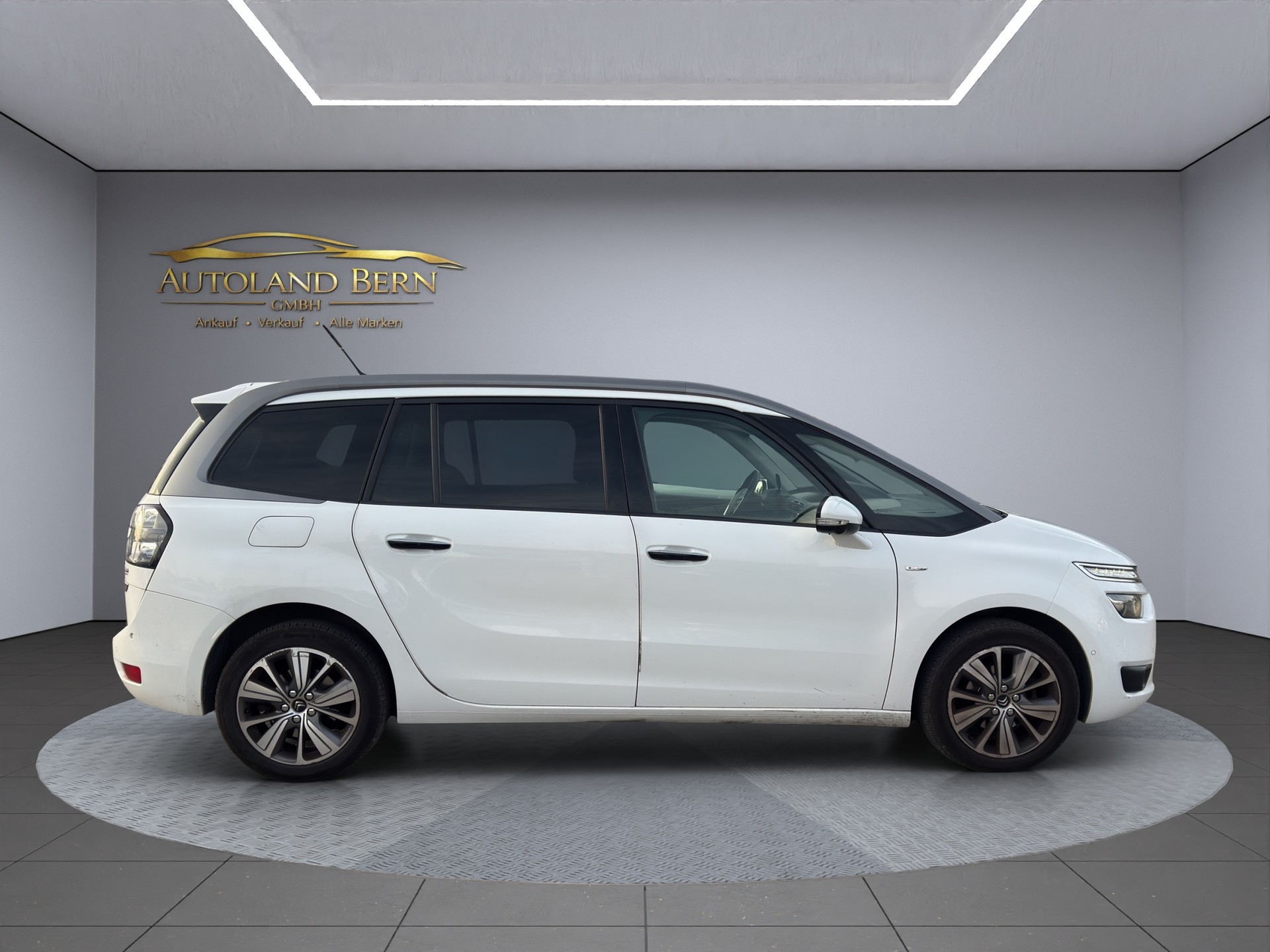CITROEN Grand C4 Picasso 1.6 BlueHDi Exclusive EAT6-image-4