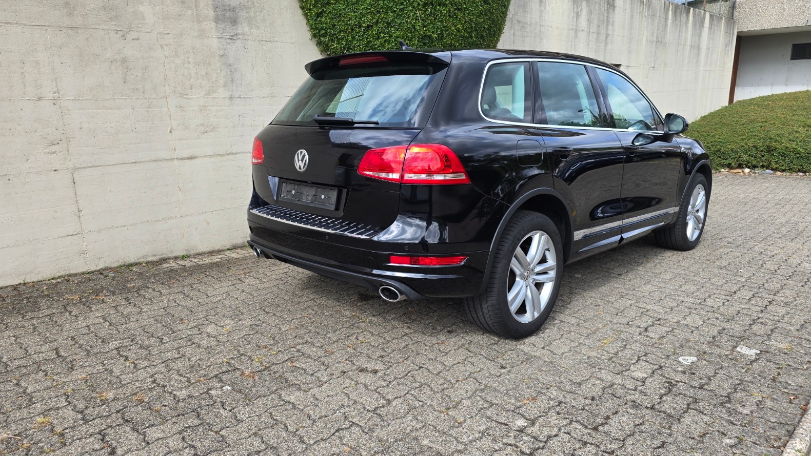 VW Touareg 3.0 V6 TDI 245 BlueMT-image-1