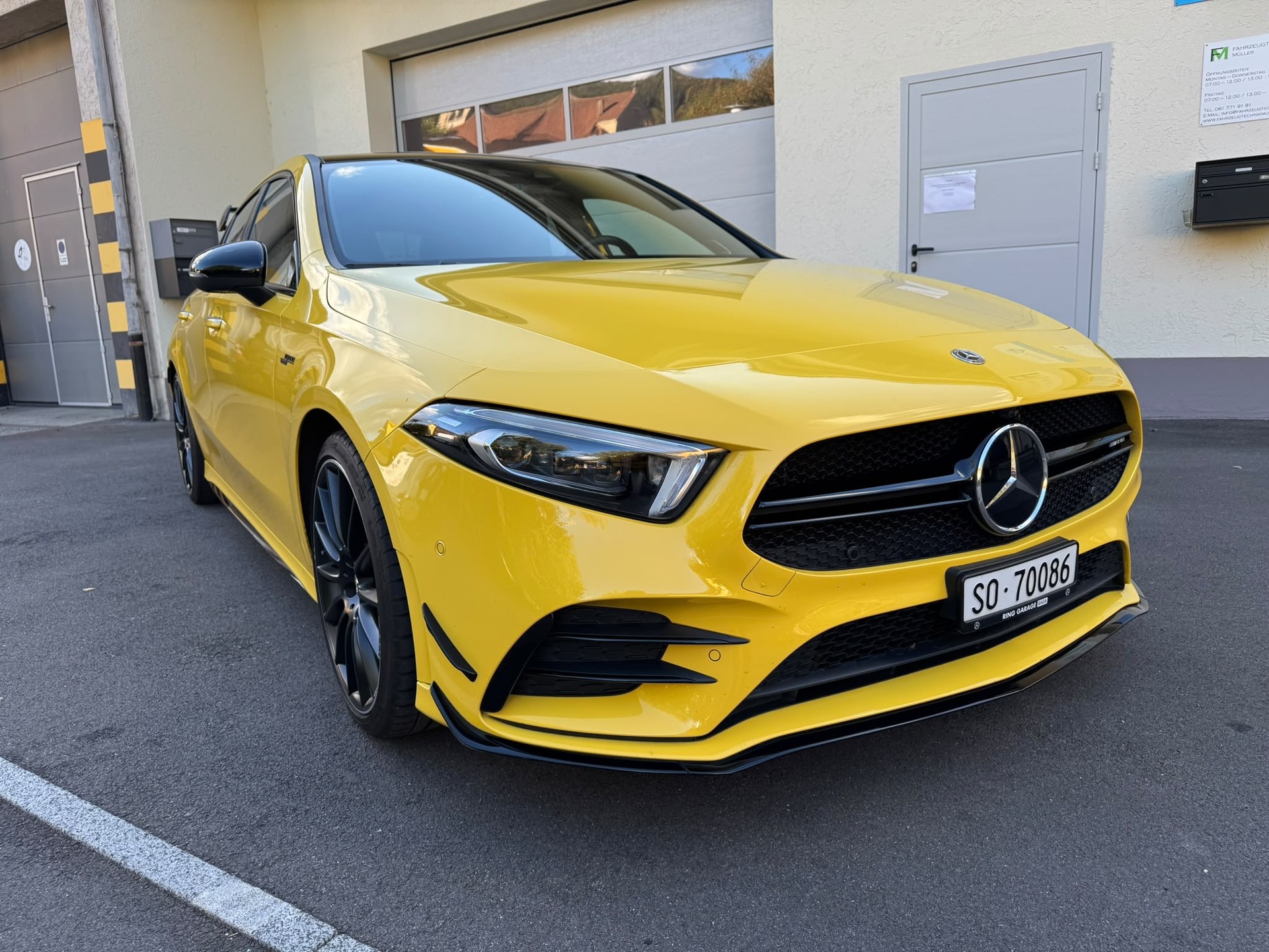 MERCEDES-BENZ A 35 AMG 4matic-image-2