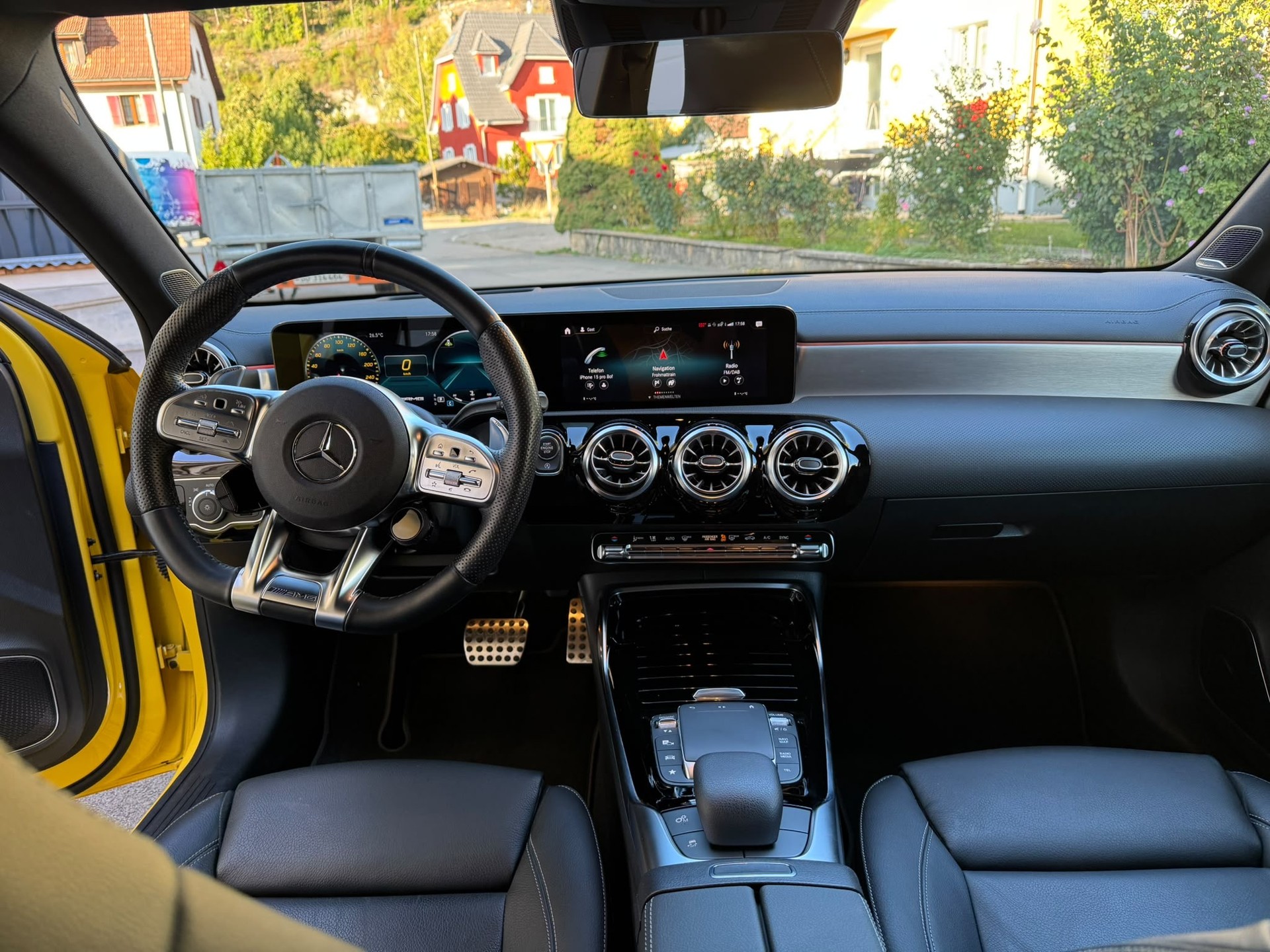 MERCEDES-BENZ A 35 AMG 4matic-image-5