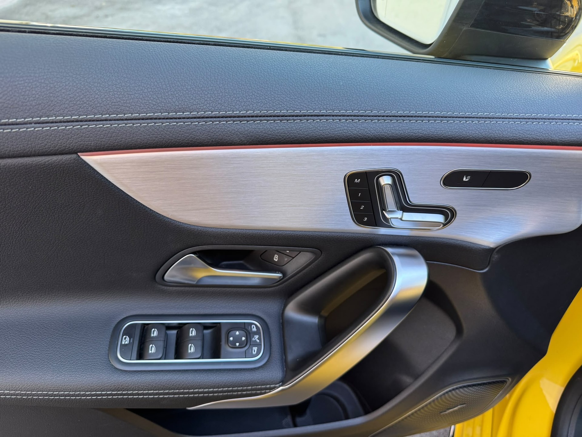 MERCEDES-BENZ A 35 AMG 4matic-image-6