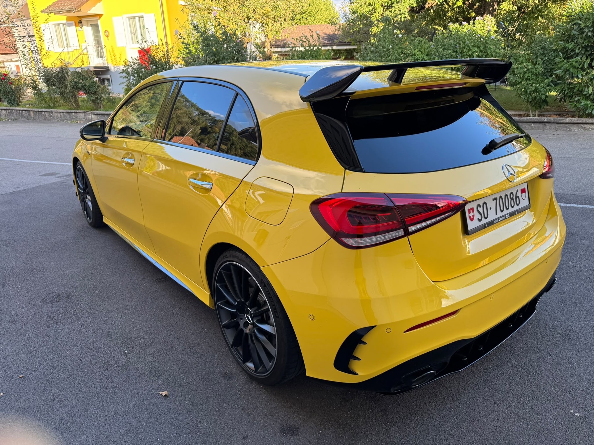 MERCEDES-BENZ A 35 AMG 4matic-image-3