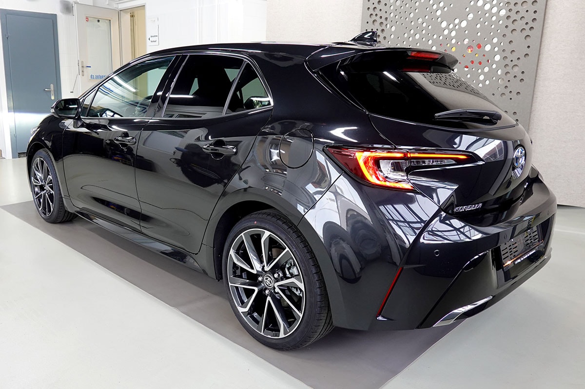 TOYOTA Corolla 2.0 HSD Premiumt e- CVT-image-2