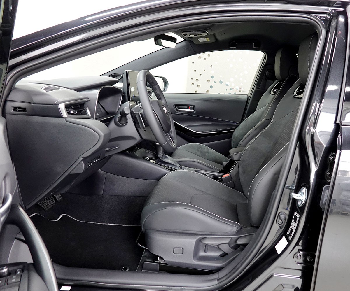 TOYOTA Corolla 2.0 HSD Premiumt e- CVT-image-6