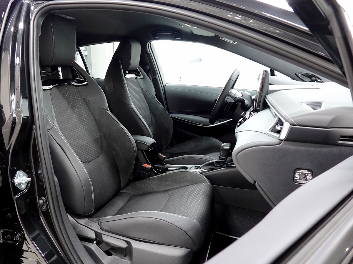 TOYOTA Corolla 2.0 HSD Premiumt e- CVT-image-3