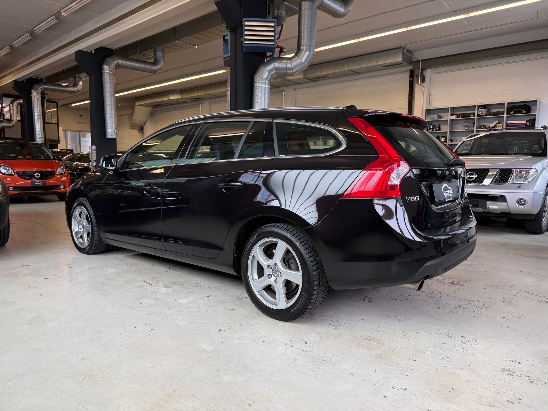 VOLVO V60 T6 AWD Summum Geartronic-image-6