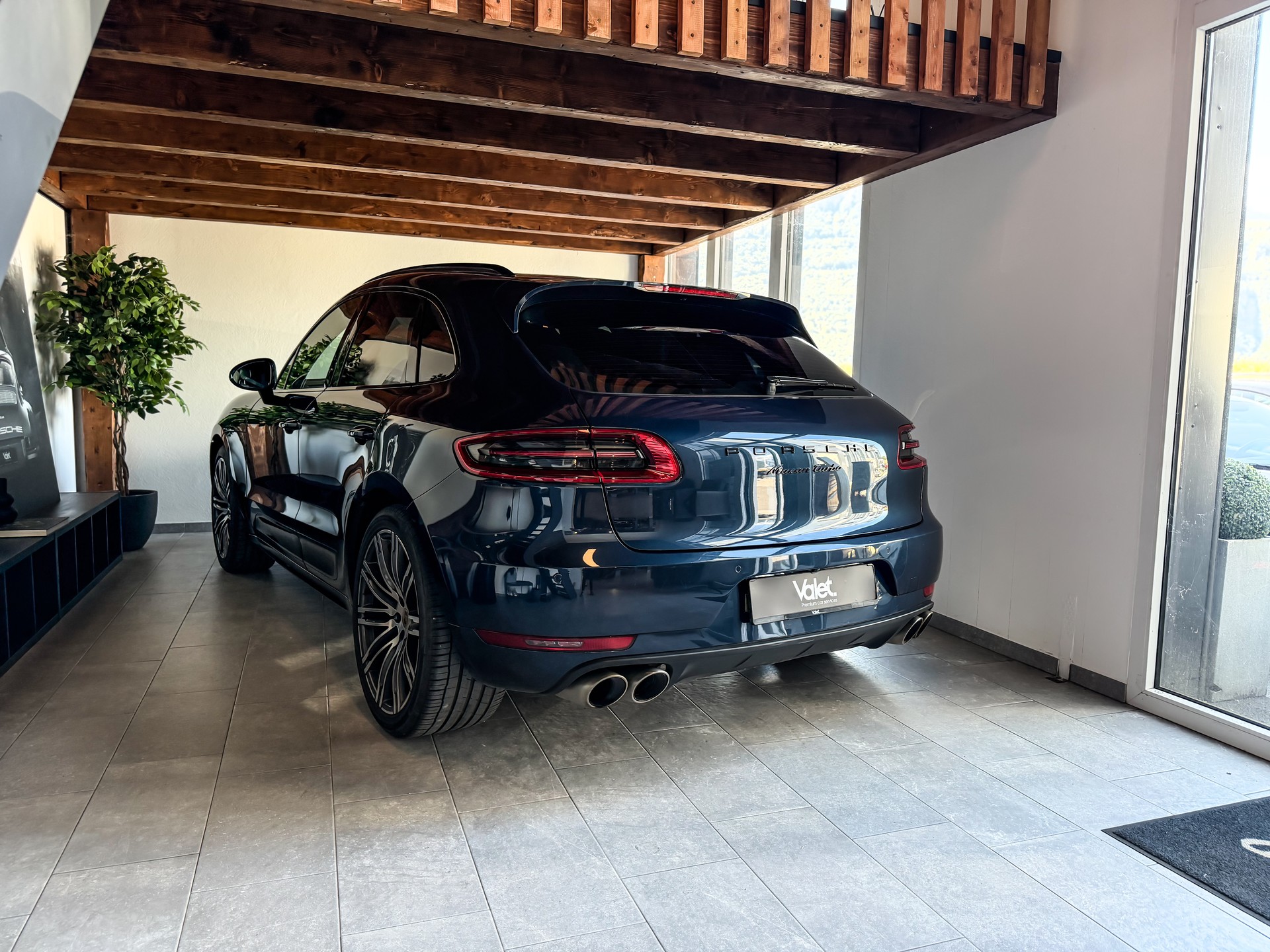 PORSCHE Macan Turbo PDK-image-3