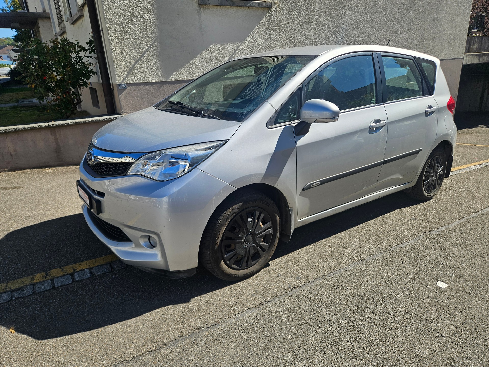 SUBARU Trezia 1.4D Swiss Luxury Automatic-image-1