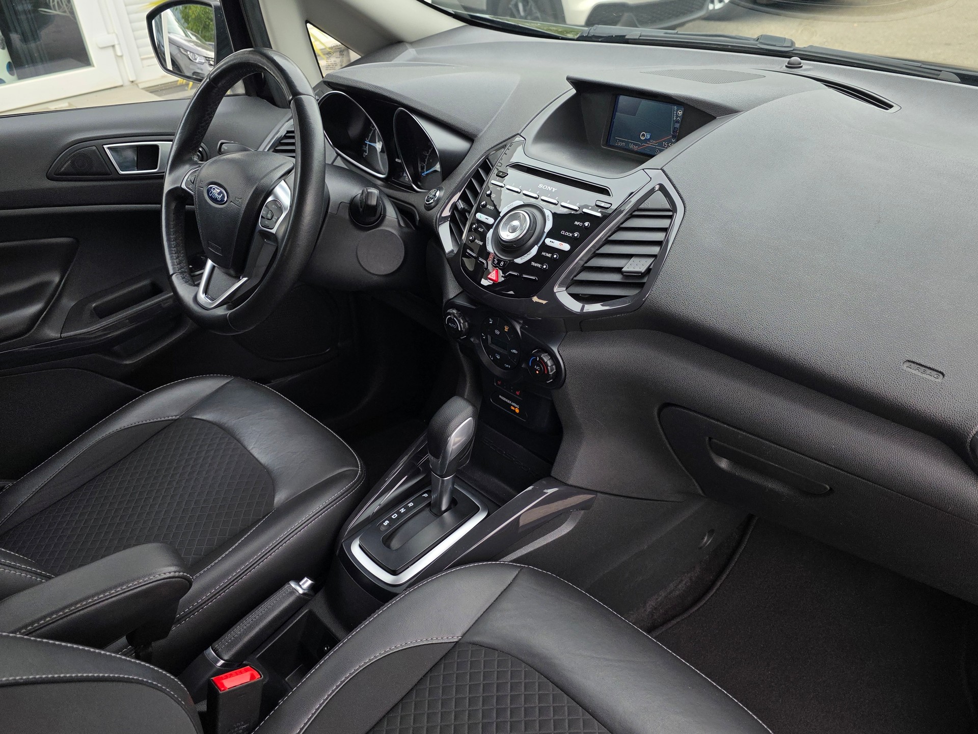 FORD EcoSport 1.5 Titanium PowerShift * CH-Fahrzeug * Top Zustand *-image-15