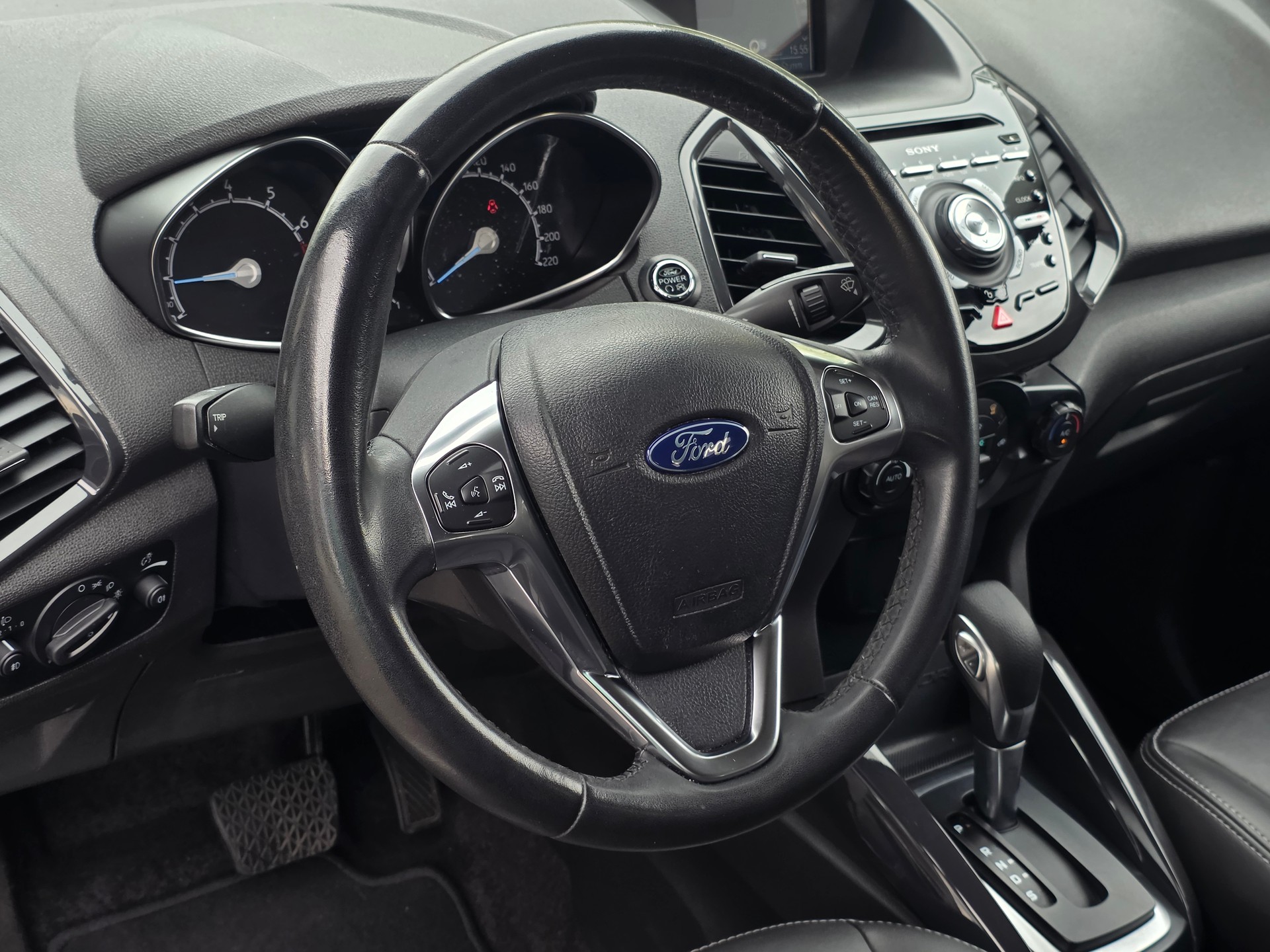 FORD EcoSport 1.5 Titanium PowerShift * CH-Fahrzeug * Top Zustand *-image-7