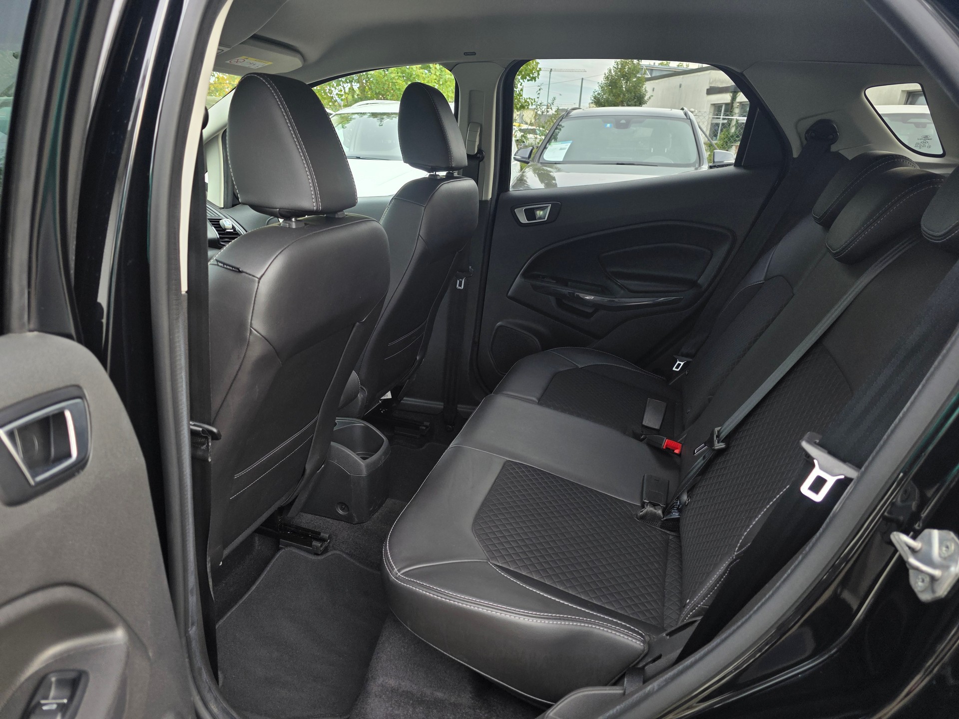 FORD EcoSport 1.5 Titanium PowerShift * CH-Fahrzeug * Top Zustand *-image-19