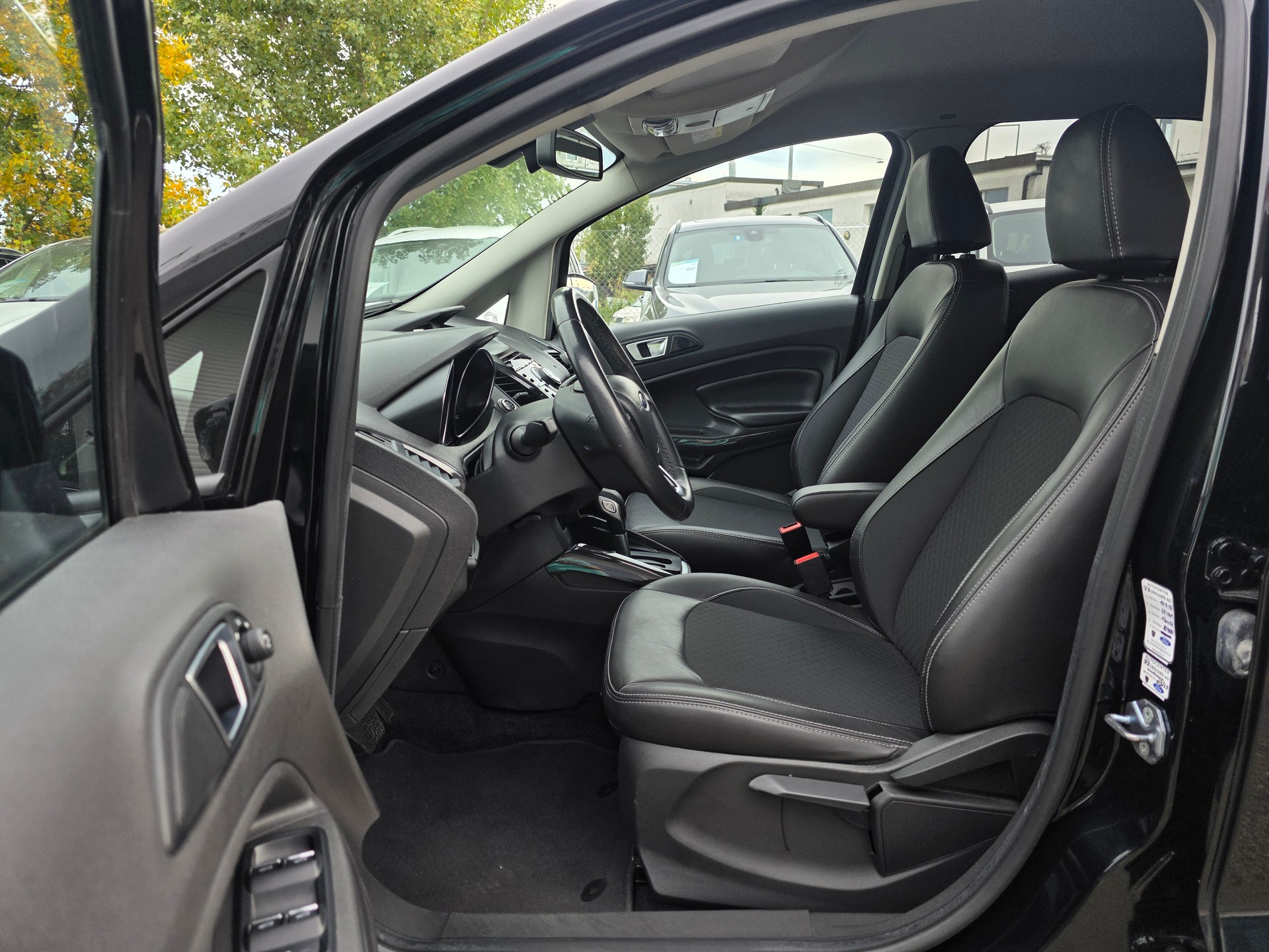 FORD EcoSport 1.5 Titanium PowerShift * CH-Fahrzeug * Top Zustand *-image-5