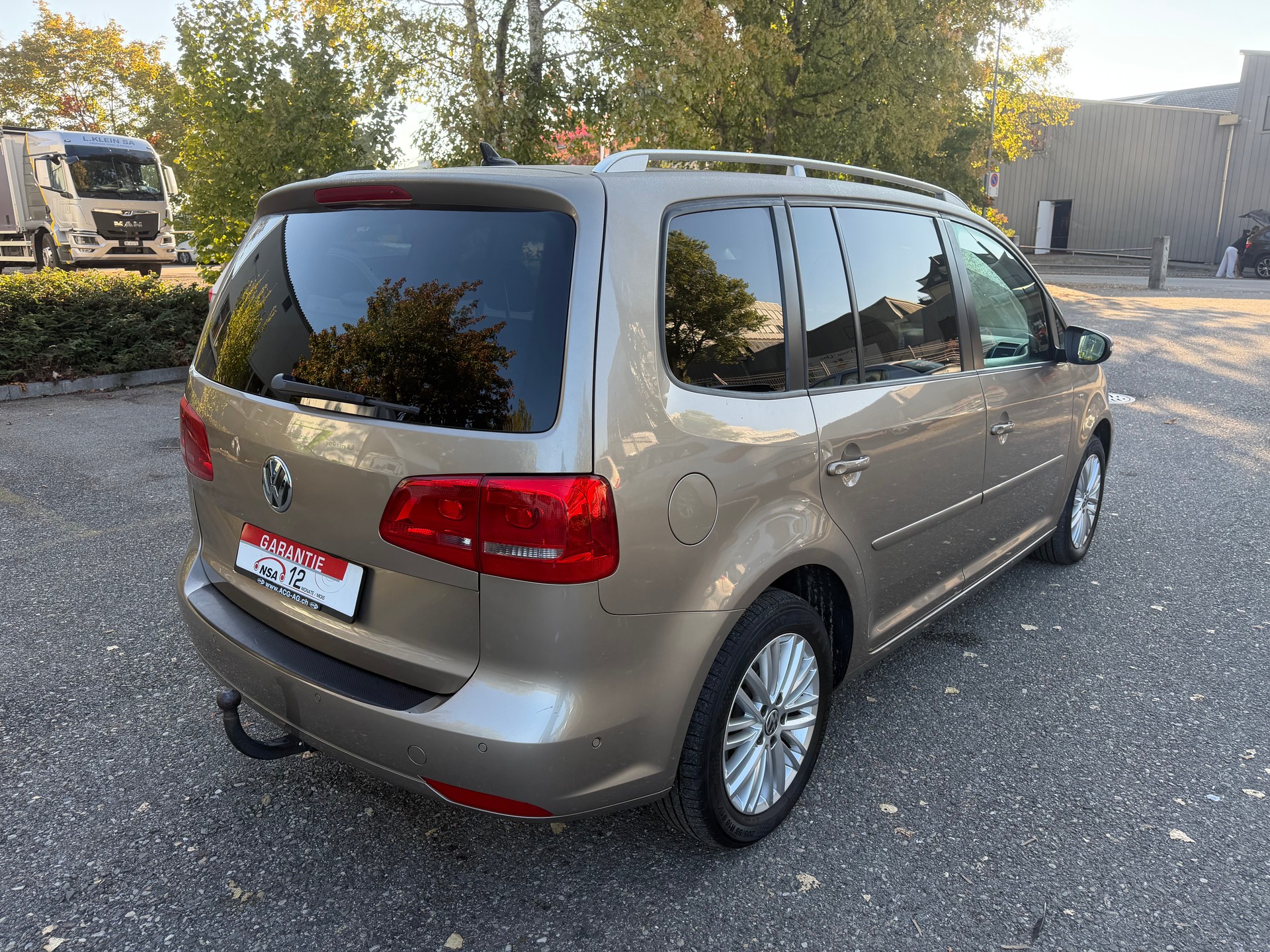 VW Touran 1.6 TDI BlueMotion Technology Cup DSG * 07x Plätze * Navi * Xenon * Klima-auto * PDC V&H- RF-Kamera * Ab MFK-image-4