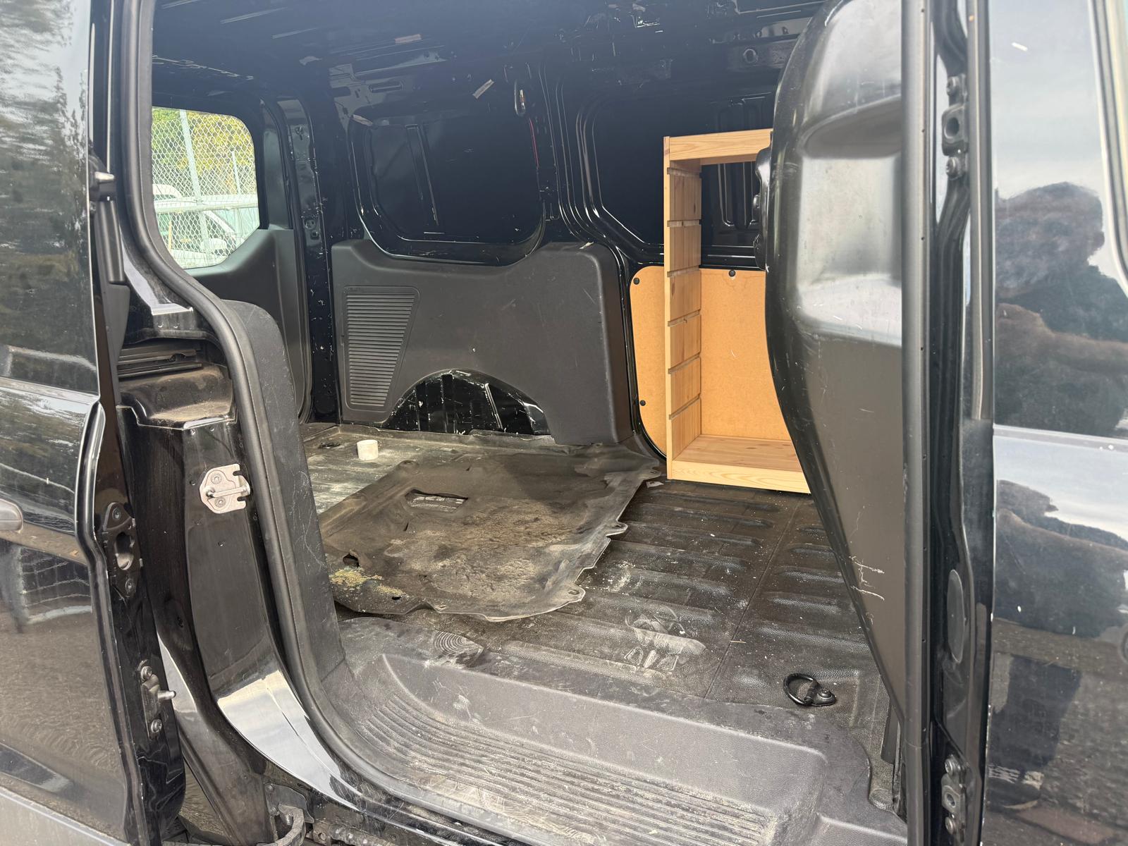 FORD Transit Connect Van T230 1.6 EcoBoost Trend Automat-image-10