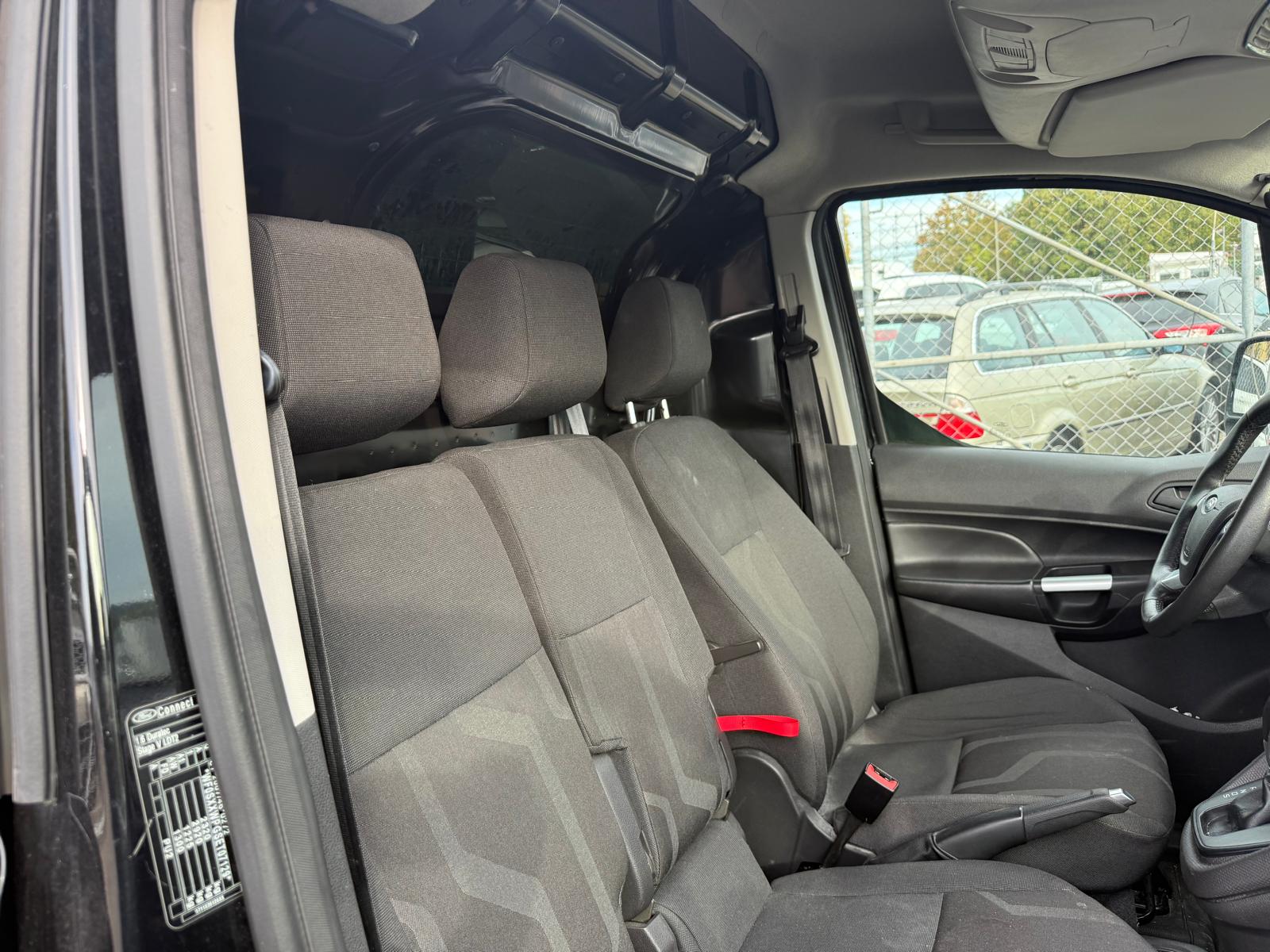 FORD Transit Connect Van T230 1.6 EcoBoost Trend Automat-image-11