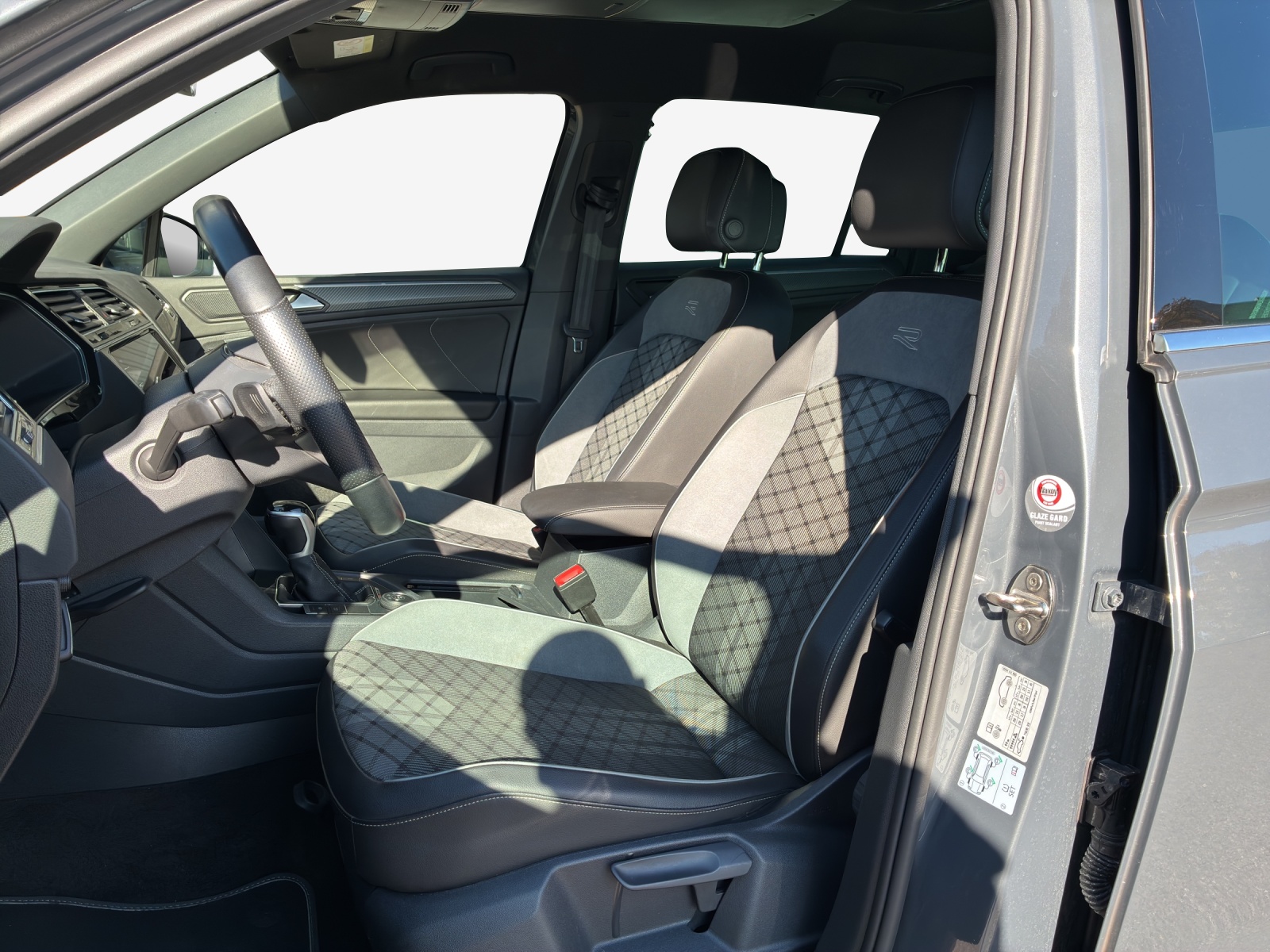 VW Tiguan 2.0 TDI SCR R-Line 4Motion DSG-image-7