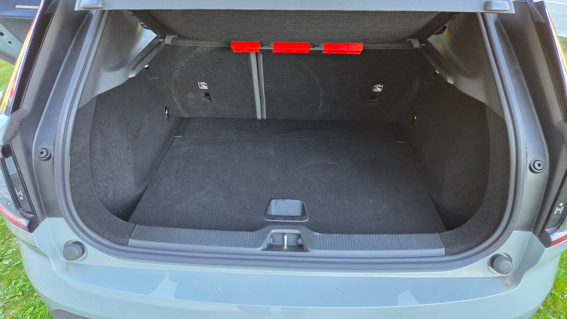 VOLVO EX30 E60 69kWh Twin Plus-image-11