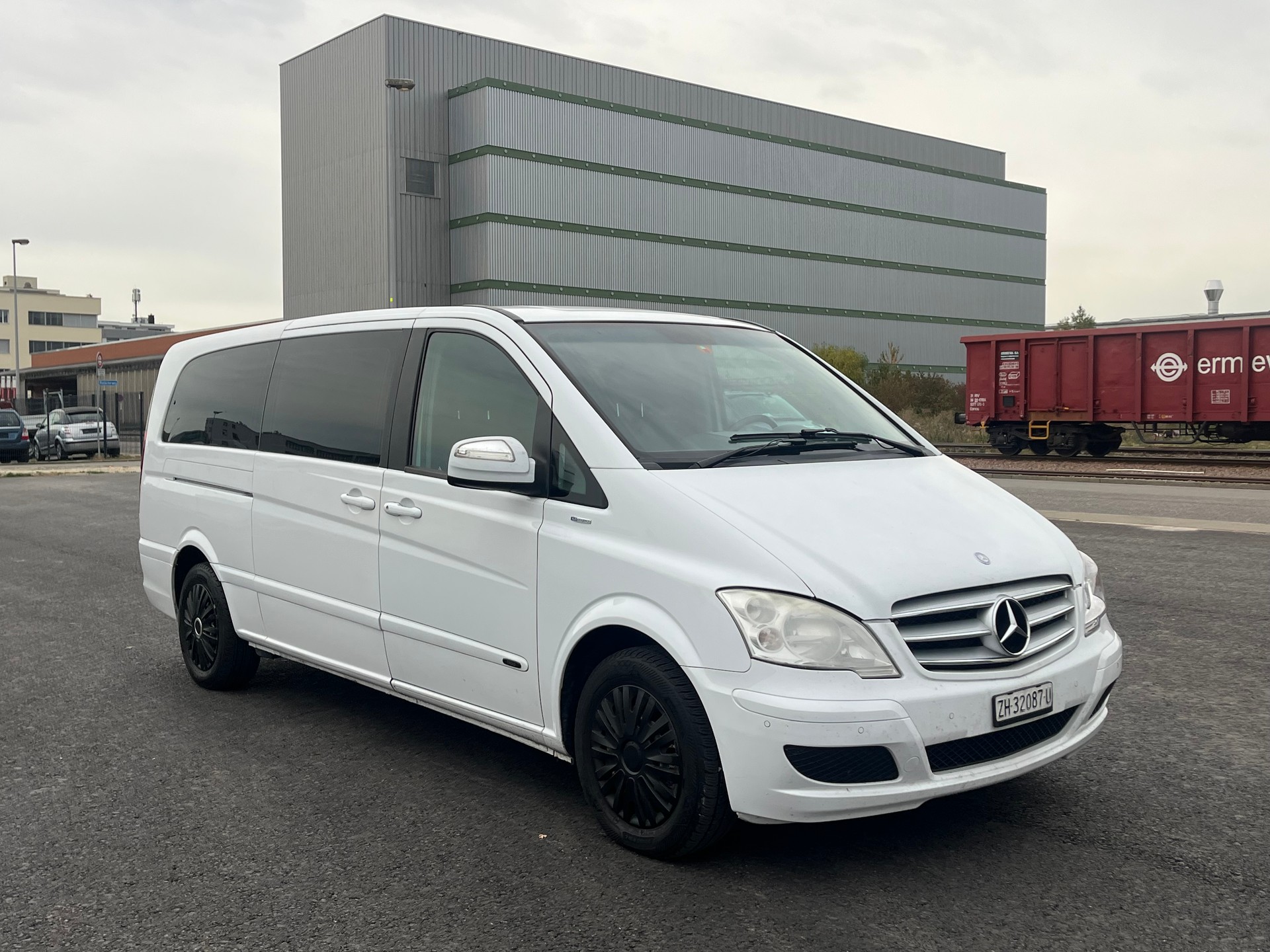 MERCEDES-BENZ Viano 2.0 CDI Blue Efficiency Ambiente L A-image-3