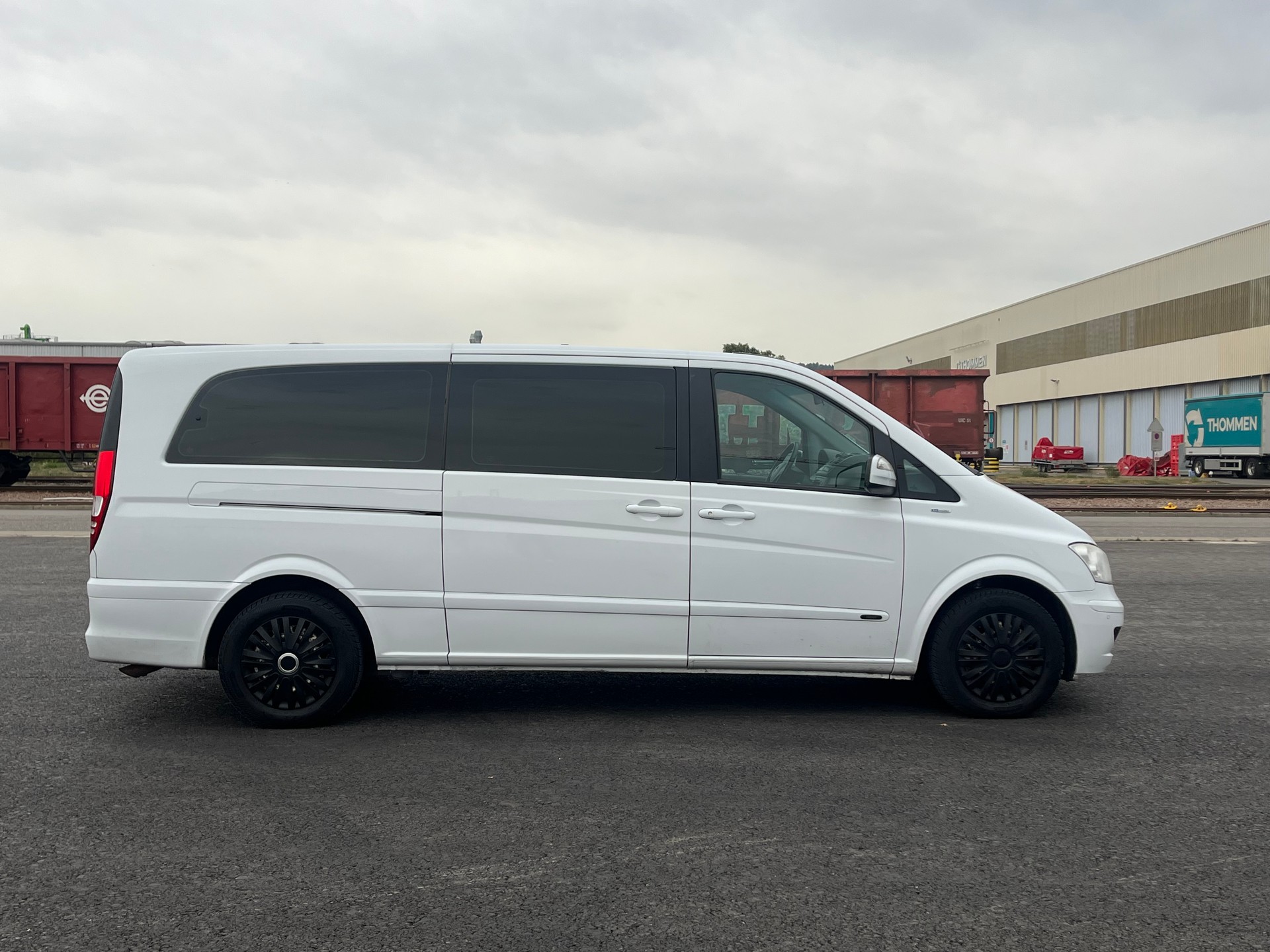MERCEDES-BENZ Viano 2.0 CDI Blue Efficiency Ambiente L A-image-4
