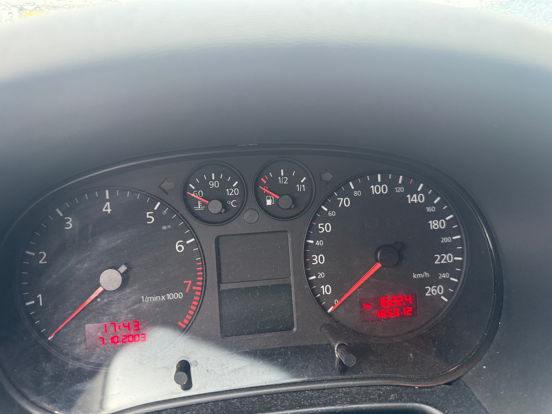 AUDI A3 1.8 Ambiente-image-6
