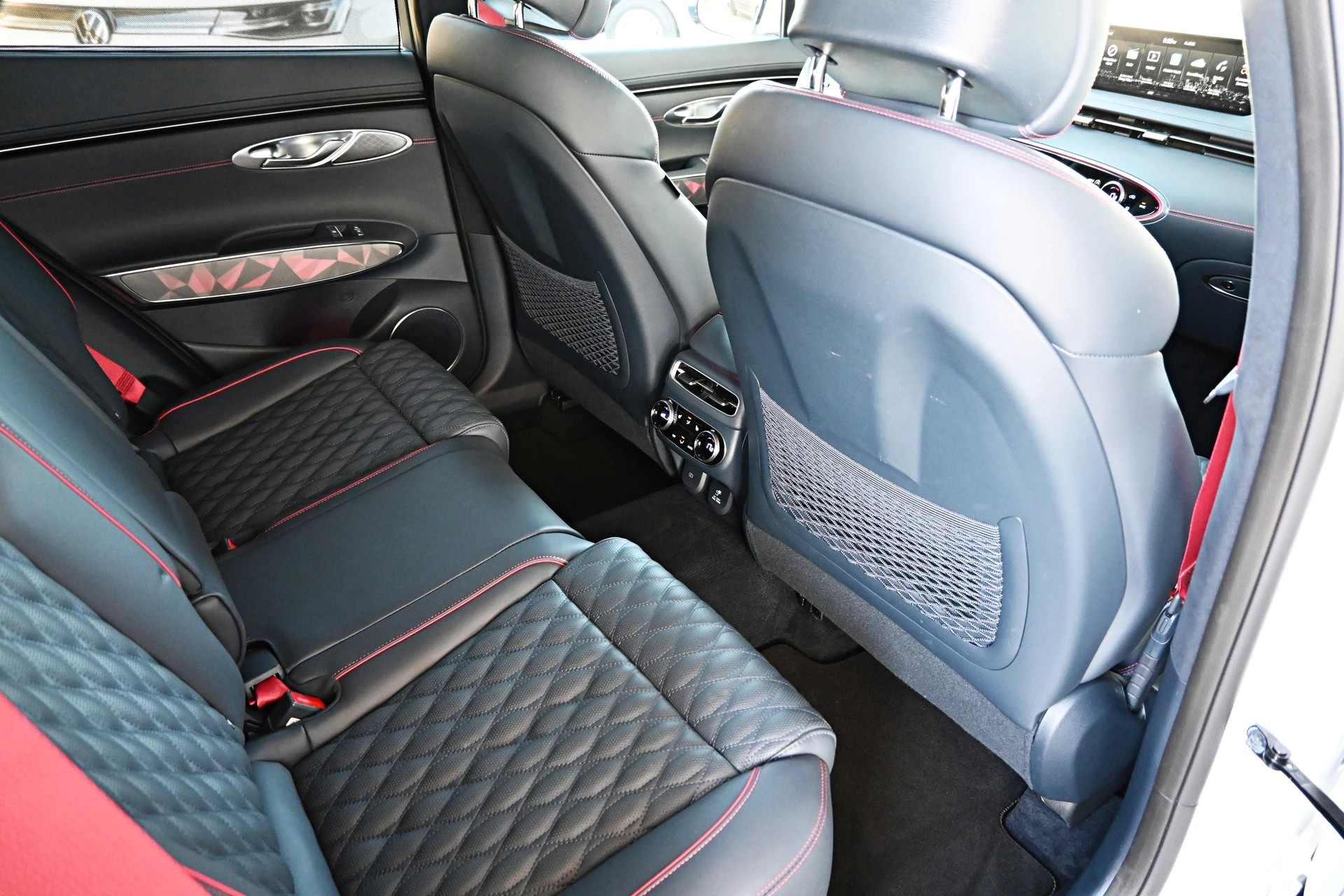 GENESIS GV70 2.5 TGDI Sport AT8 AWD (CH Auto)-image-12