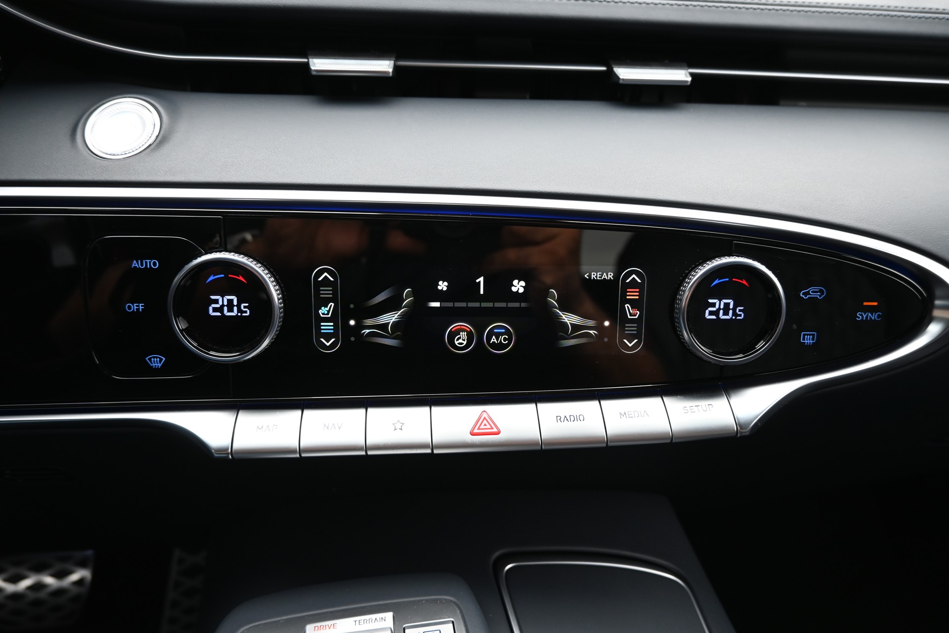 GENESIS GV70 2.5 TGDI Sport AT8 AWD (CH Auto)-image-14