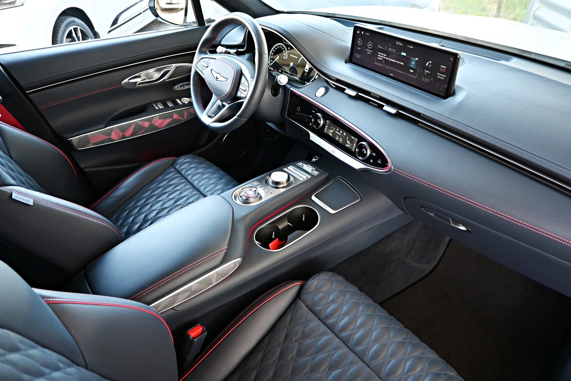 GENESIS GV70 2.5 TGDI Sport AT8 AWD (CH Auto)-image-9