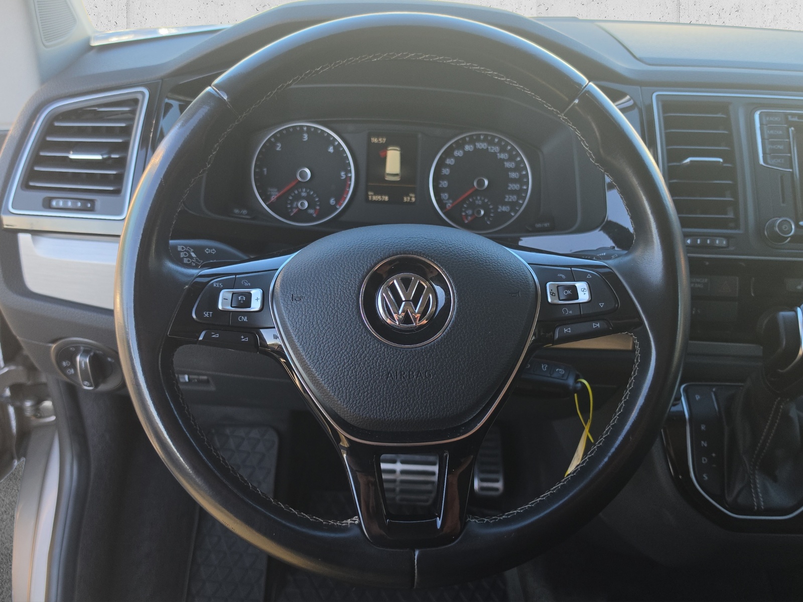 VW T6 Multivan 2.0 TDI Family Generation Six DSG-image-8