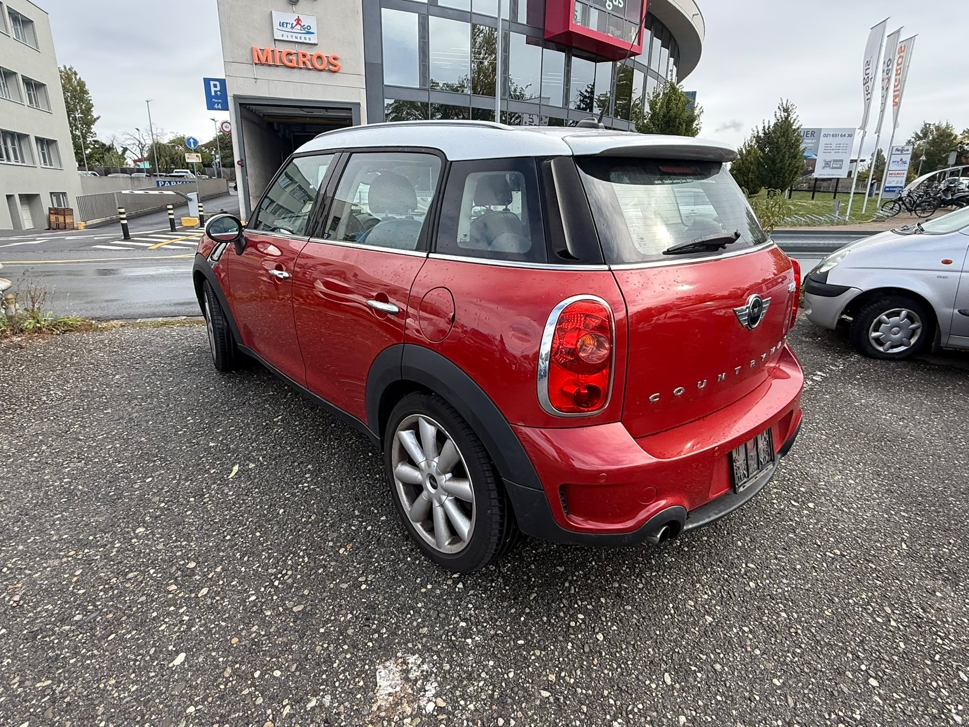 MINI Countryman Cooper S FWD-image-5