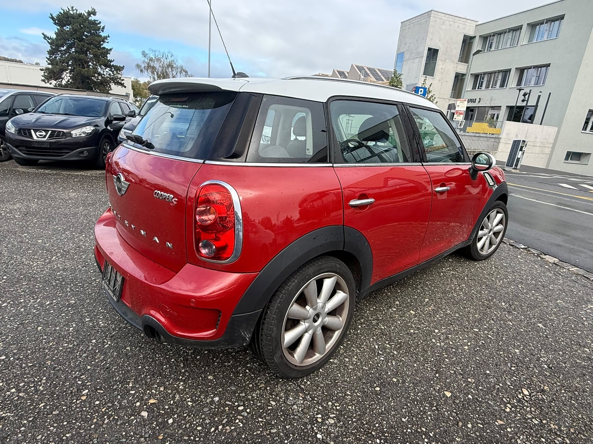 MINI Countryman Cooper S FWD-image-1