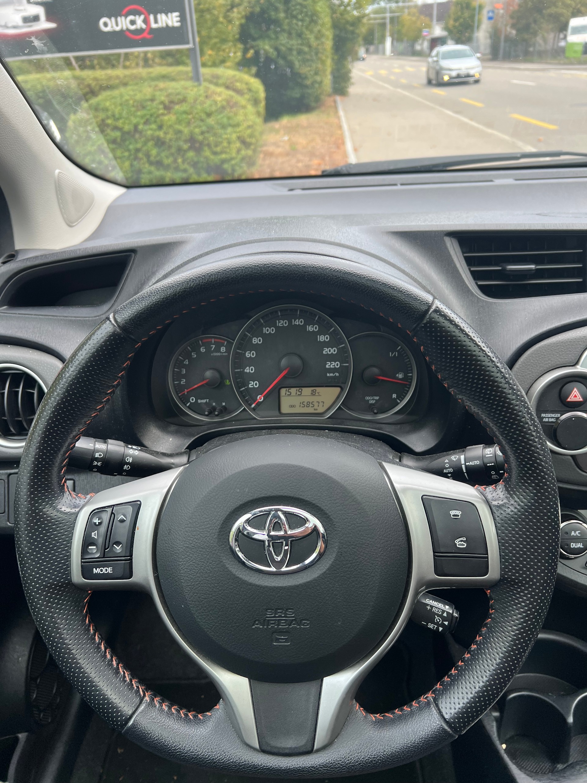 TOYOTA YARIS-image-10