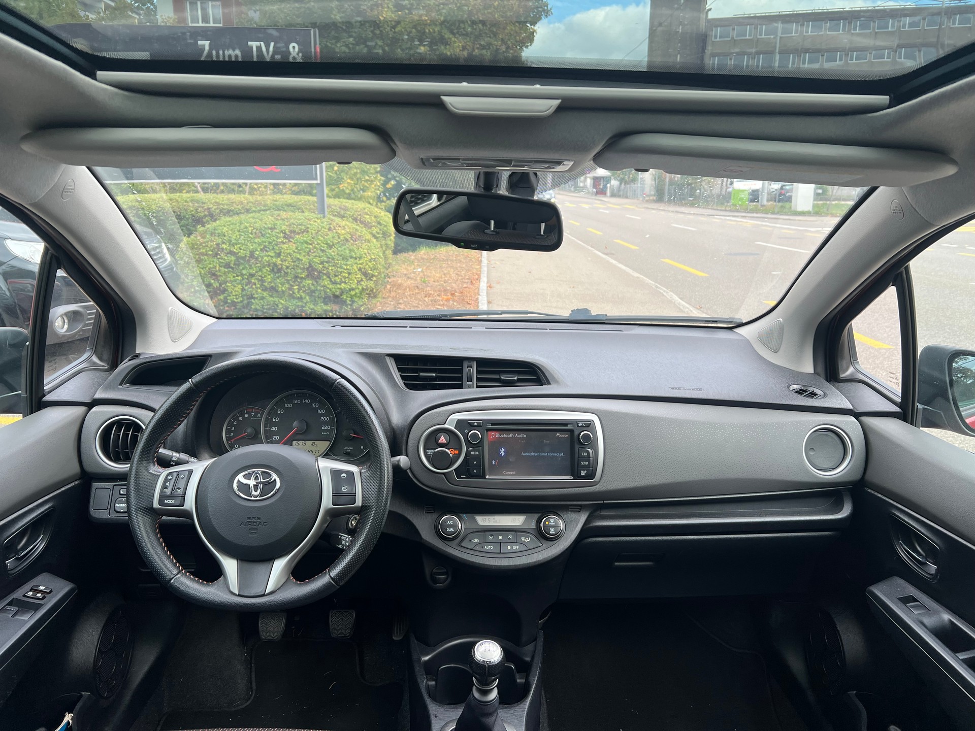 TOYOTA YARIS-image-9