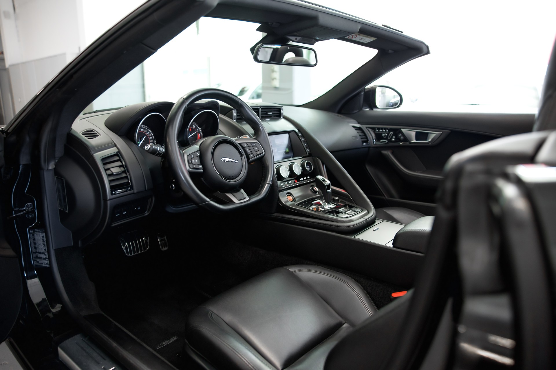JAGUAR F-Type Convertible V6 S AWD-image-19