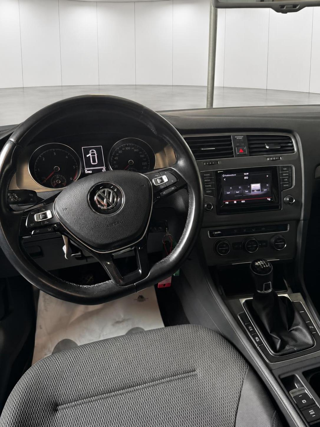 VW Golf Variant 1.6 TDI Cup 4Motion Frisch ab MFK / 12 Monate Garantie-image-13