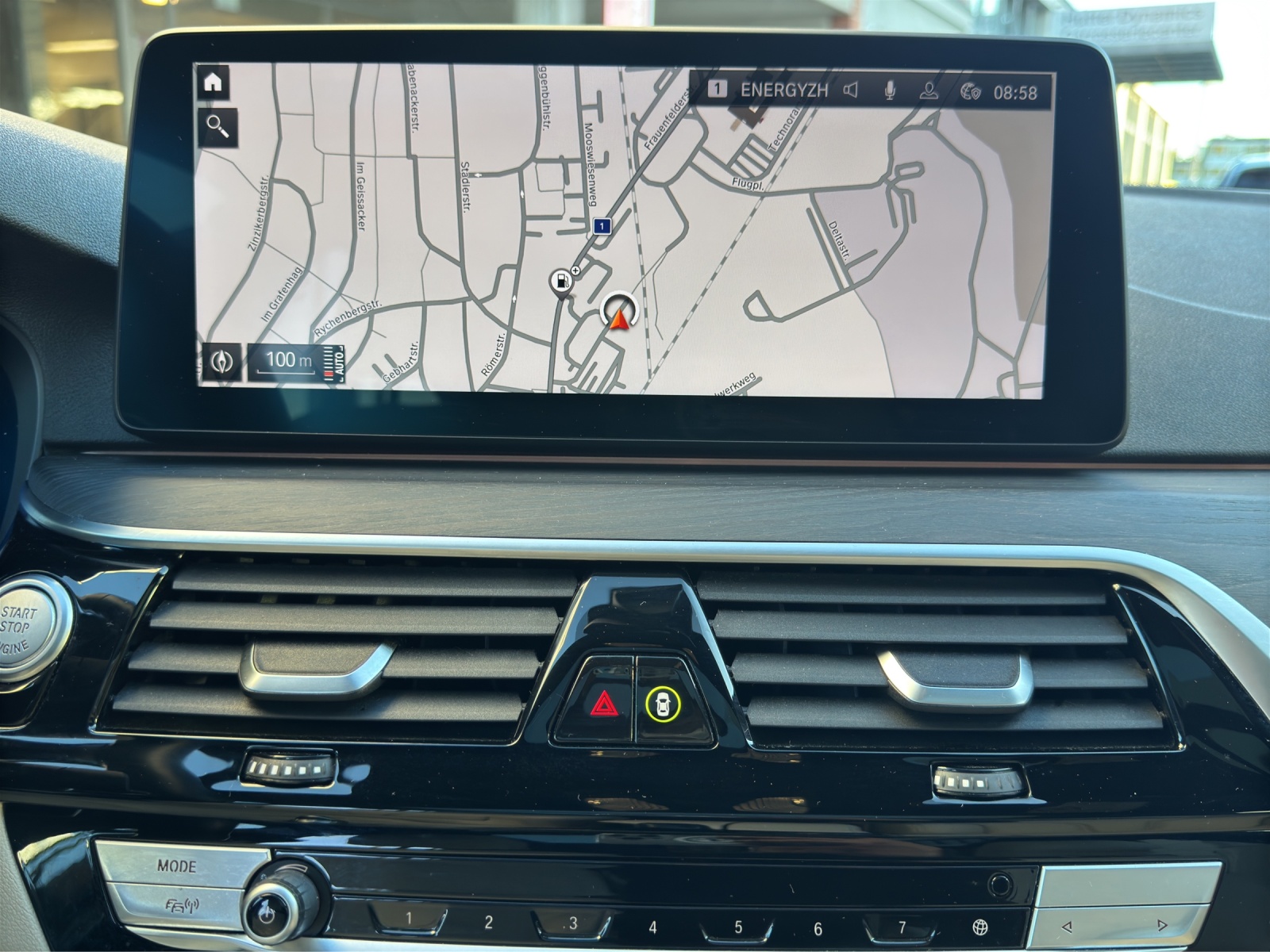 BMW 5er Reihe Touring 520d xDrive M-SPORTPAKET-image-12