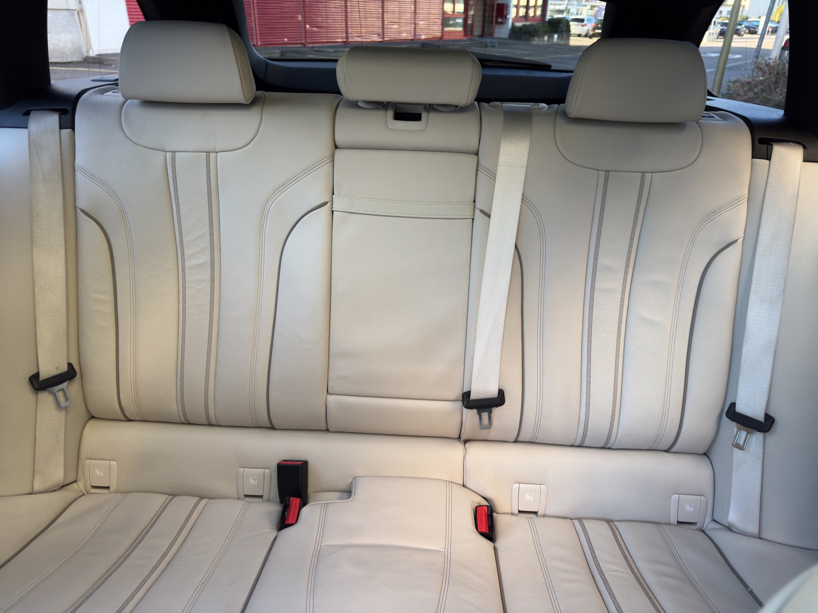 BMW 5er Reihe Touring 520d xDrive M-SPORTPAKET-image-19