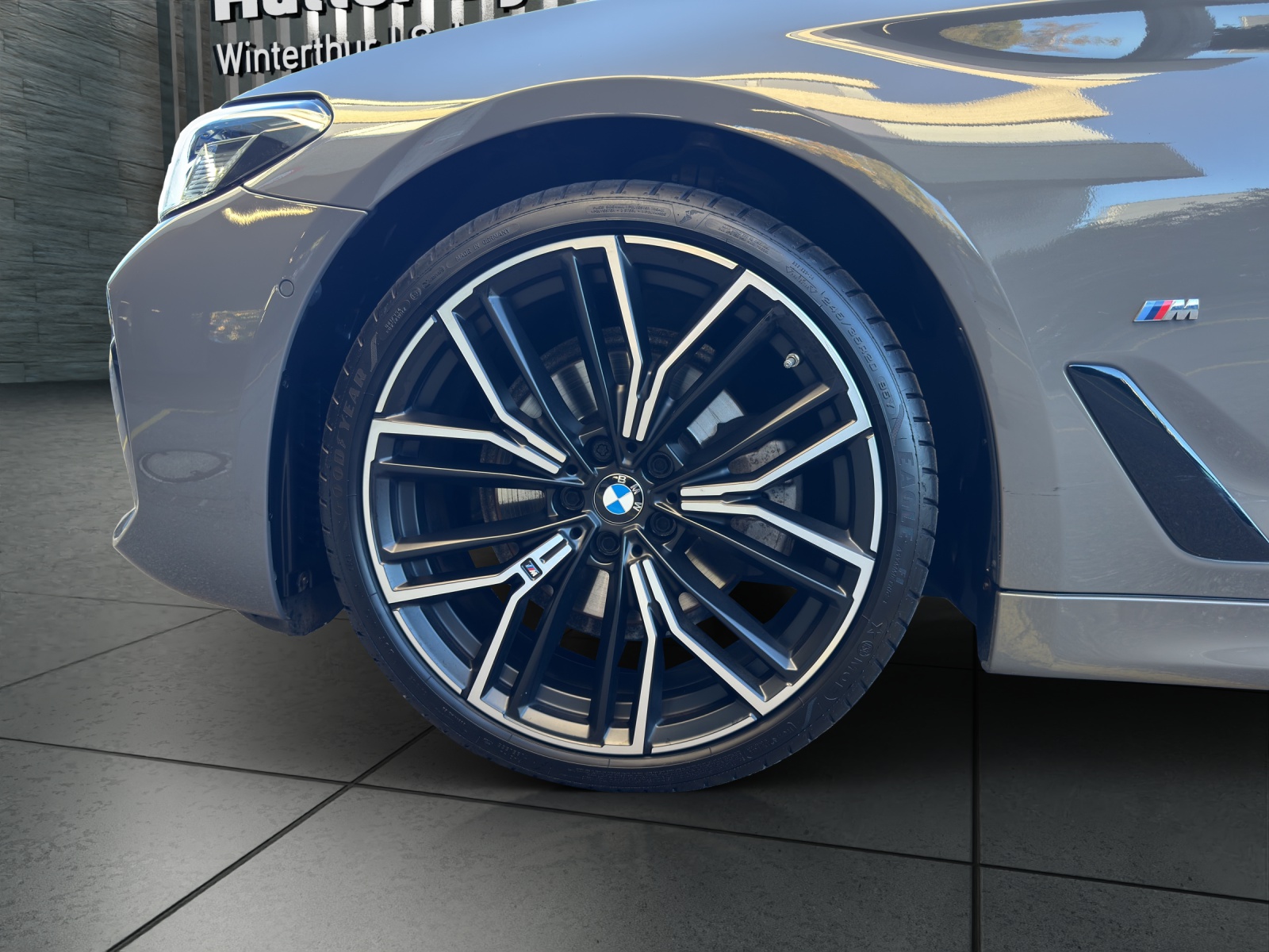 BMW 5er Reihe Touring 520d xDrive M-SPORTPAKET-image-8