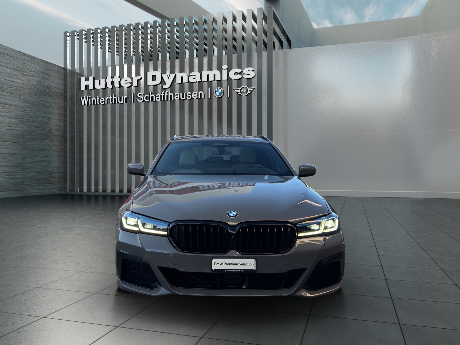 BMW 5er Reihe Touring 520d xDrive M-SPORTPAKET-image-1