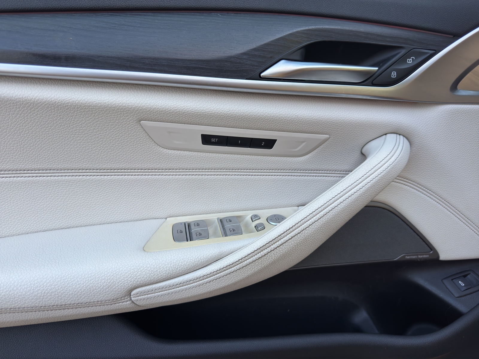 BMW 5er Reihe Touring 520d xDrive M-SPORTPAKET-image-15