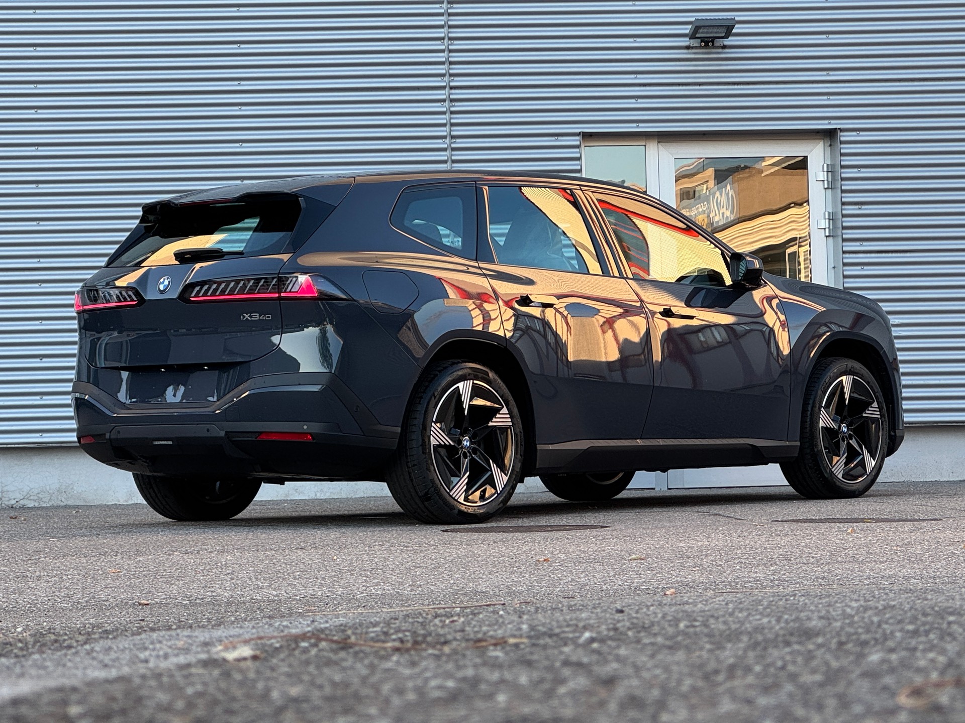 BMW iX3 40-image-3
