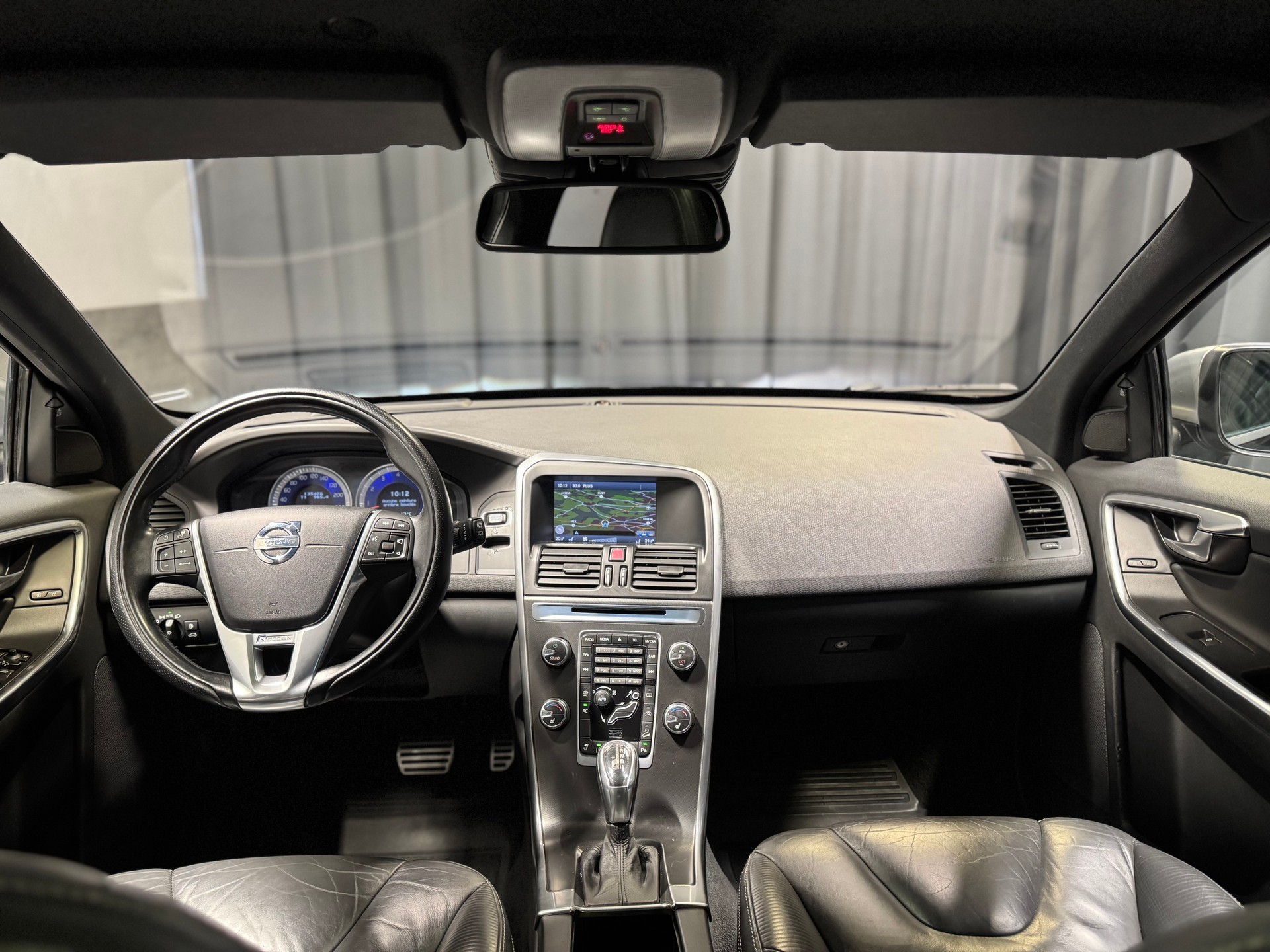 VOLVO XC60 T6 AWD Momentum Geartronic (60)-image-11