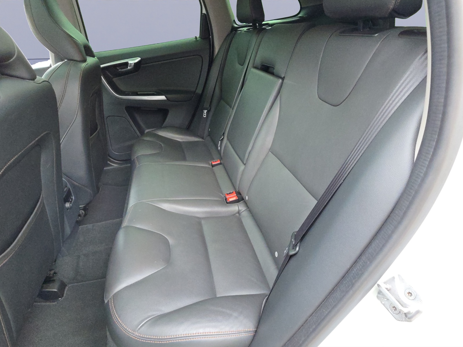 VOLVO XC60 2.0 T6 Summum AWD S/S-image-9