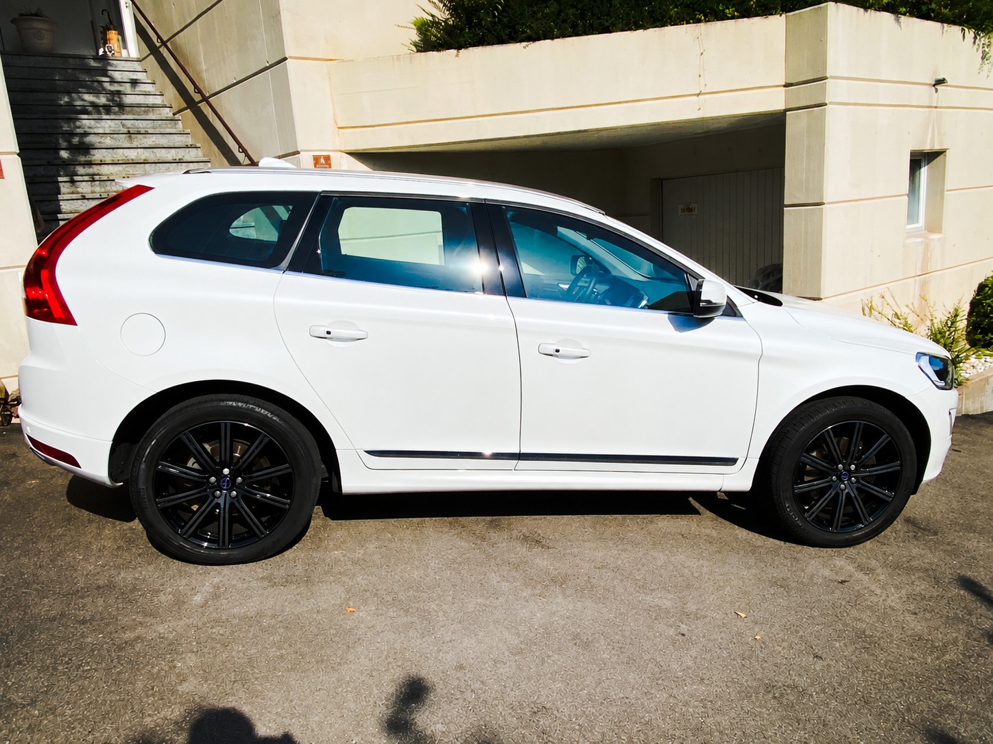 VOLVO 2.4 D5 Summum AWD S/S-image-1