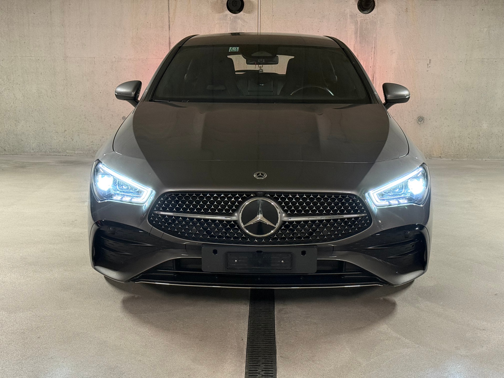 MERCEDES-BENZ CLA Shooting Brake 200 d 4Matic AMG Line-image-1