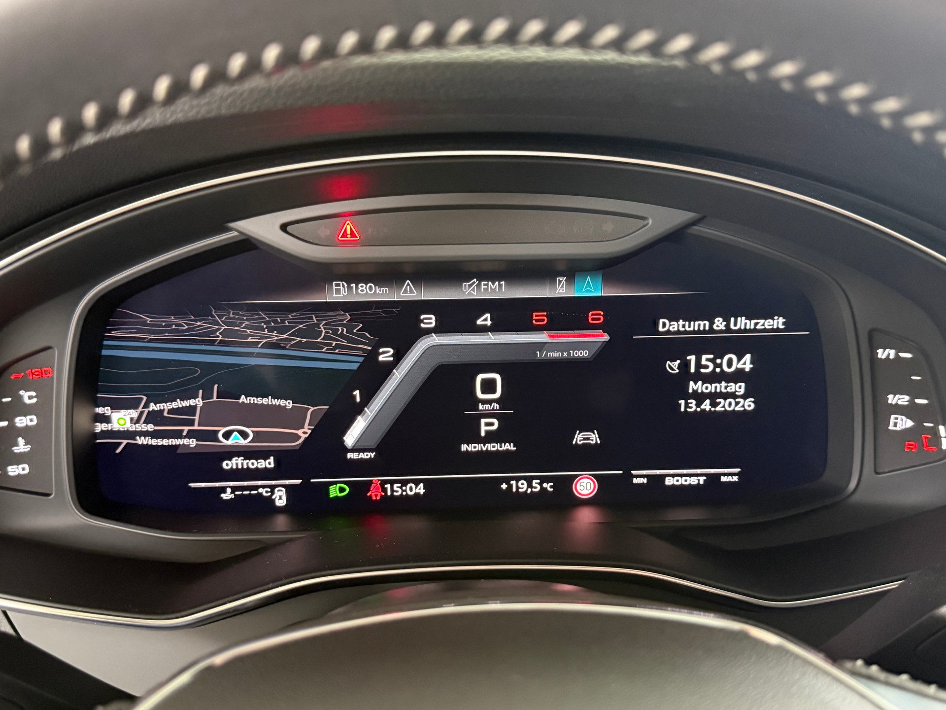 AUDI S6 Avant 3.0 TDI quattro tiptronic / Panoramadach / Distanzregler / Neuwertiger Zustand-image-13