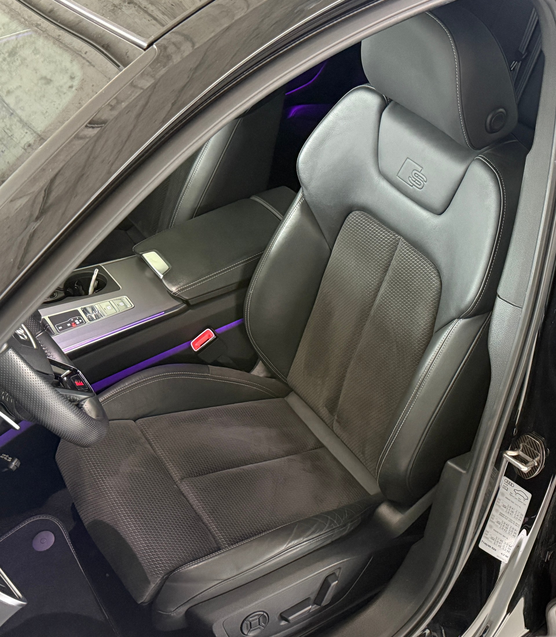 AUDI S6 Avant 3.0 TDI quattro tiptronic / Panoramadach / Distanzregler / Neuwertiger Zustand-image-8