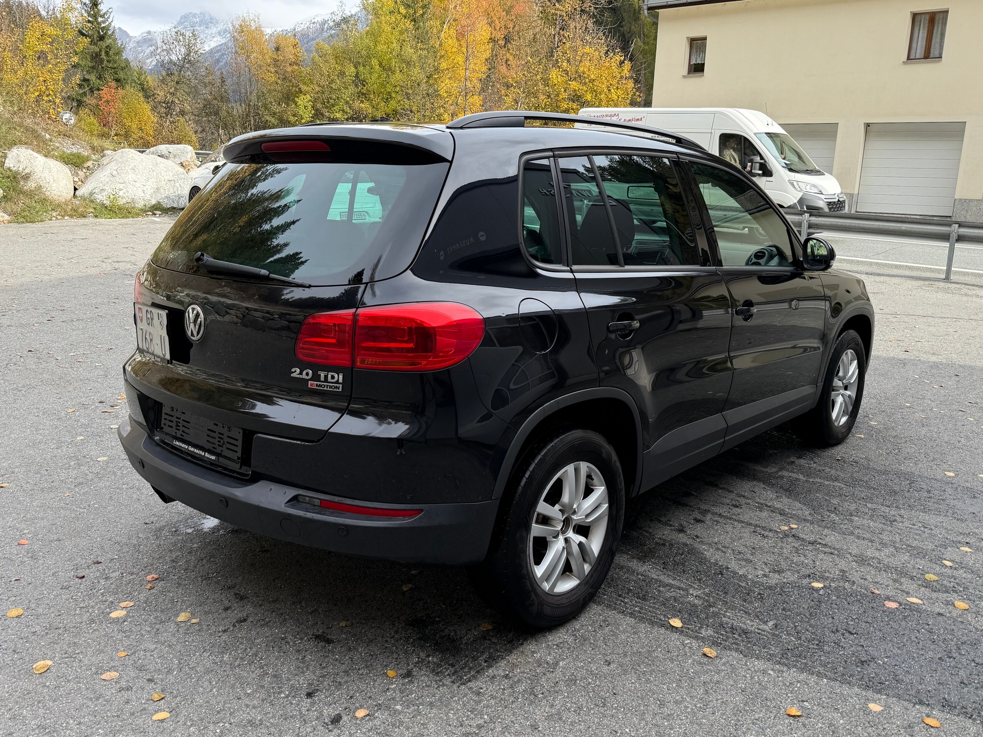 VW Tiguan 2.0 TDI BlueMotion Sport&Style 4Motion DSG-image-4
